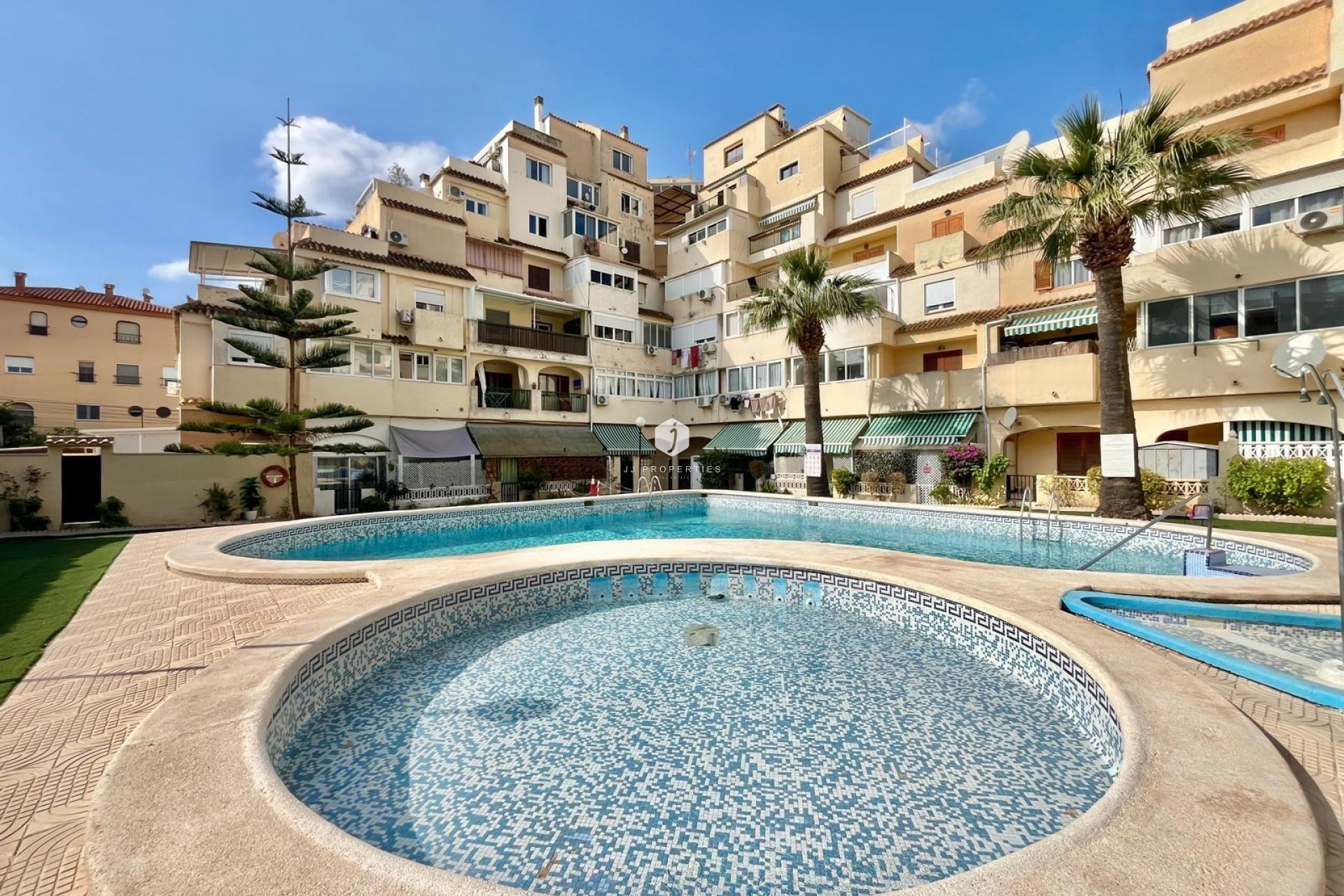 Resale - Apartment / flat -
Torrevieja - Nueva Torrevieja