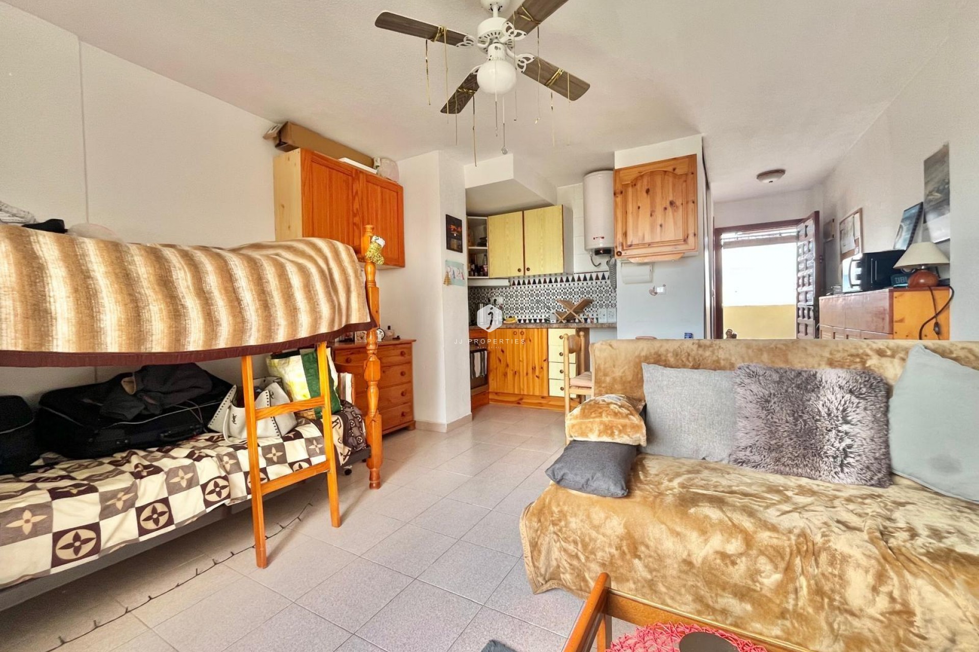 Resale - Apartment / flat -
Torrevieja - Nueva Torrevieja