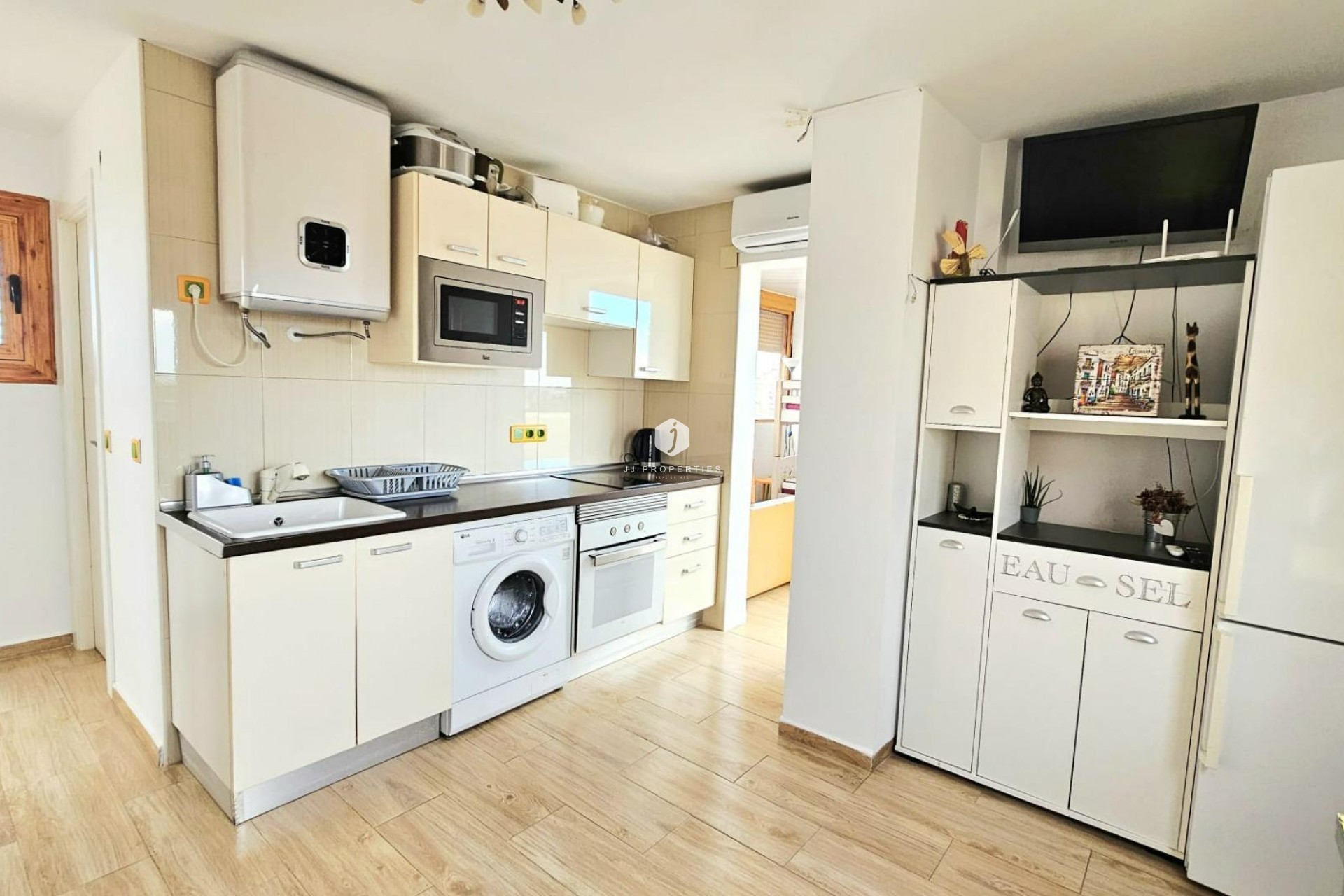Resale - Apartment / flat -
Torrevieja - Nueva Torrevieja