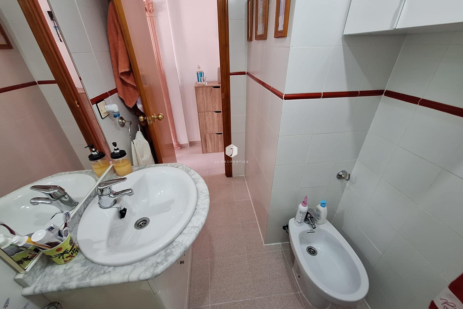 Resale - Apartment / flat -
Torrevieja - Nueva Torrevieja