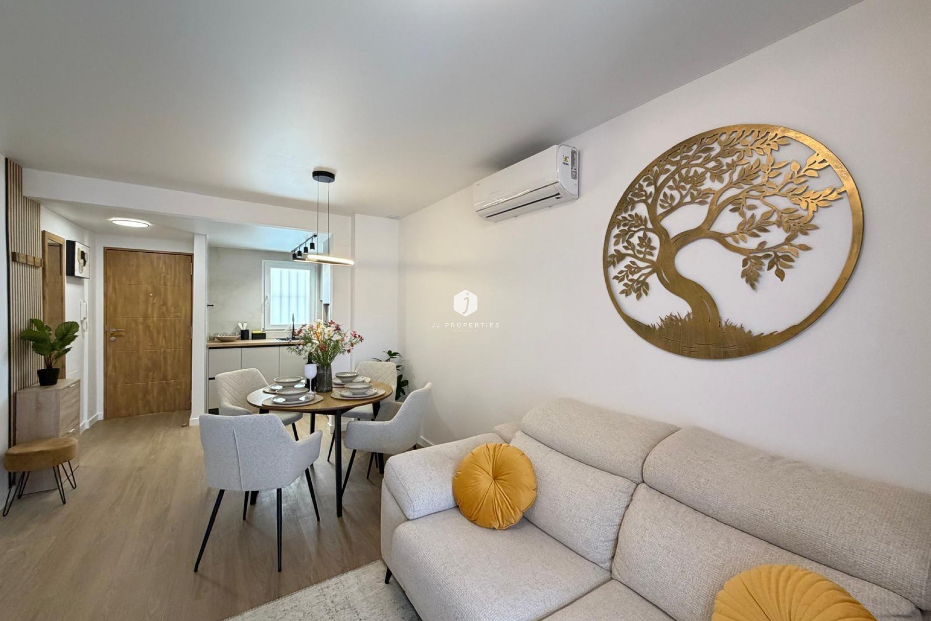 Resale - Apartment / flat -
Torrevieja - Nueva Torrevieja