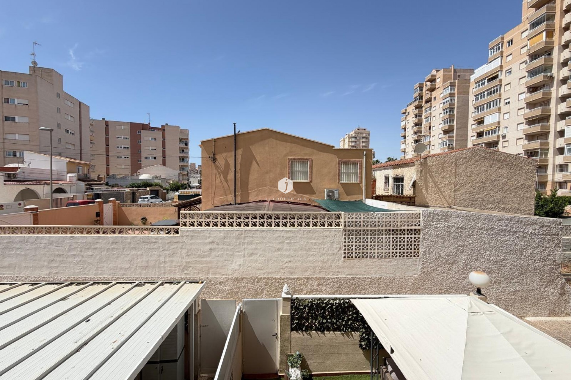 Resale - Apartment / flat -
Torrevieja - Nueva Torrevieja