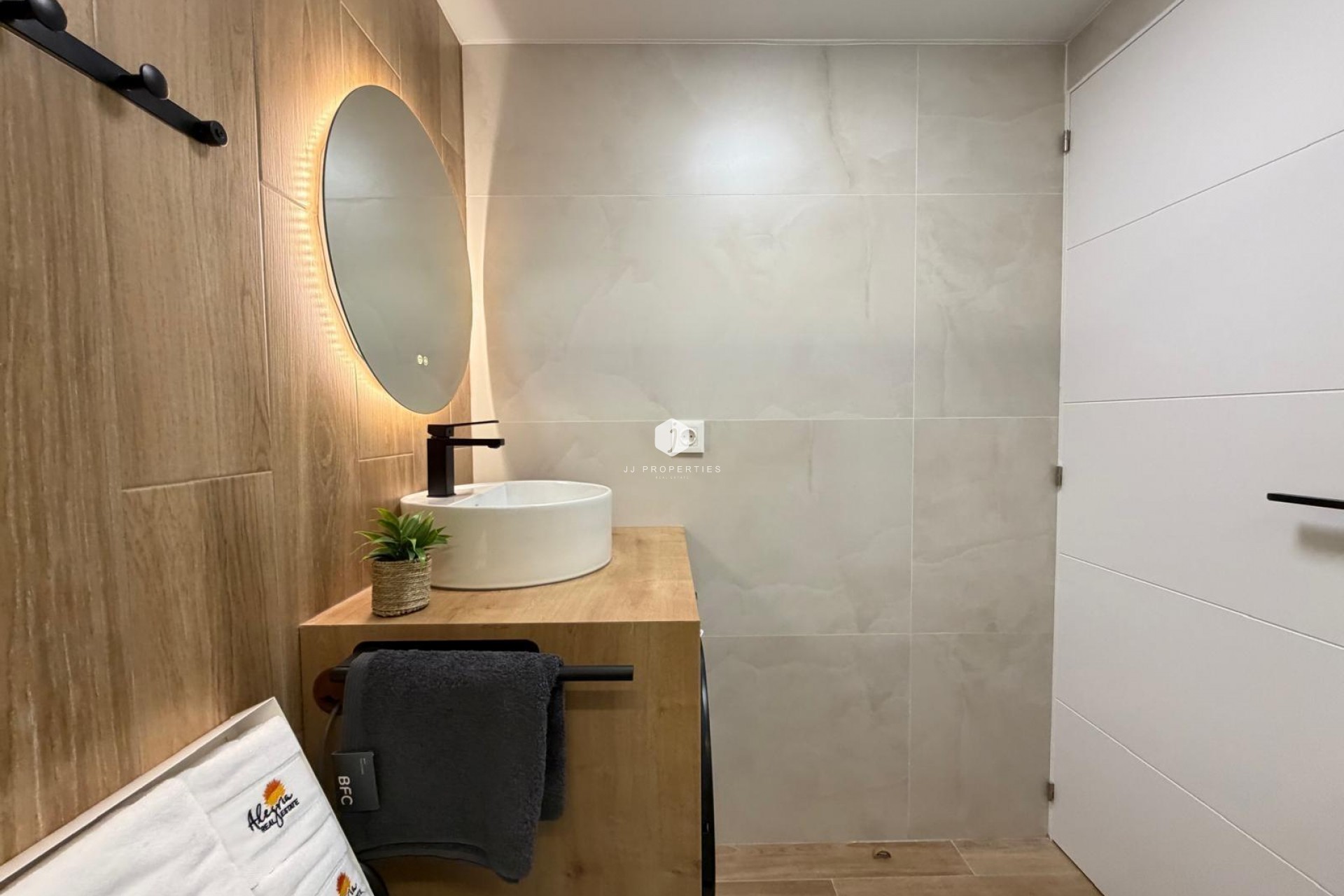 Resale - Apartment / flat -
Torrevieja - Nueva Torrevieja