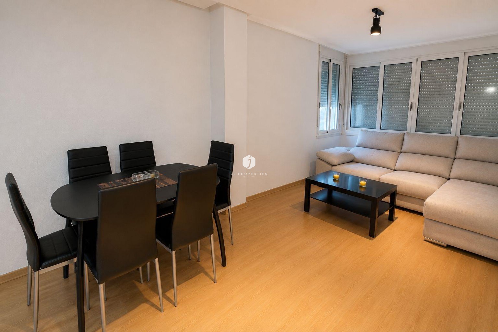 Resale - Apartment / flat -
Torrevieja - Nueva Torrevieja