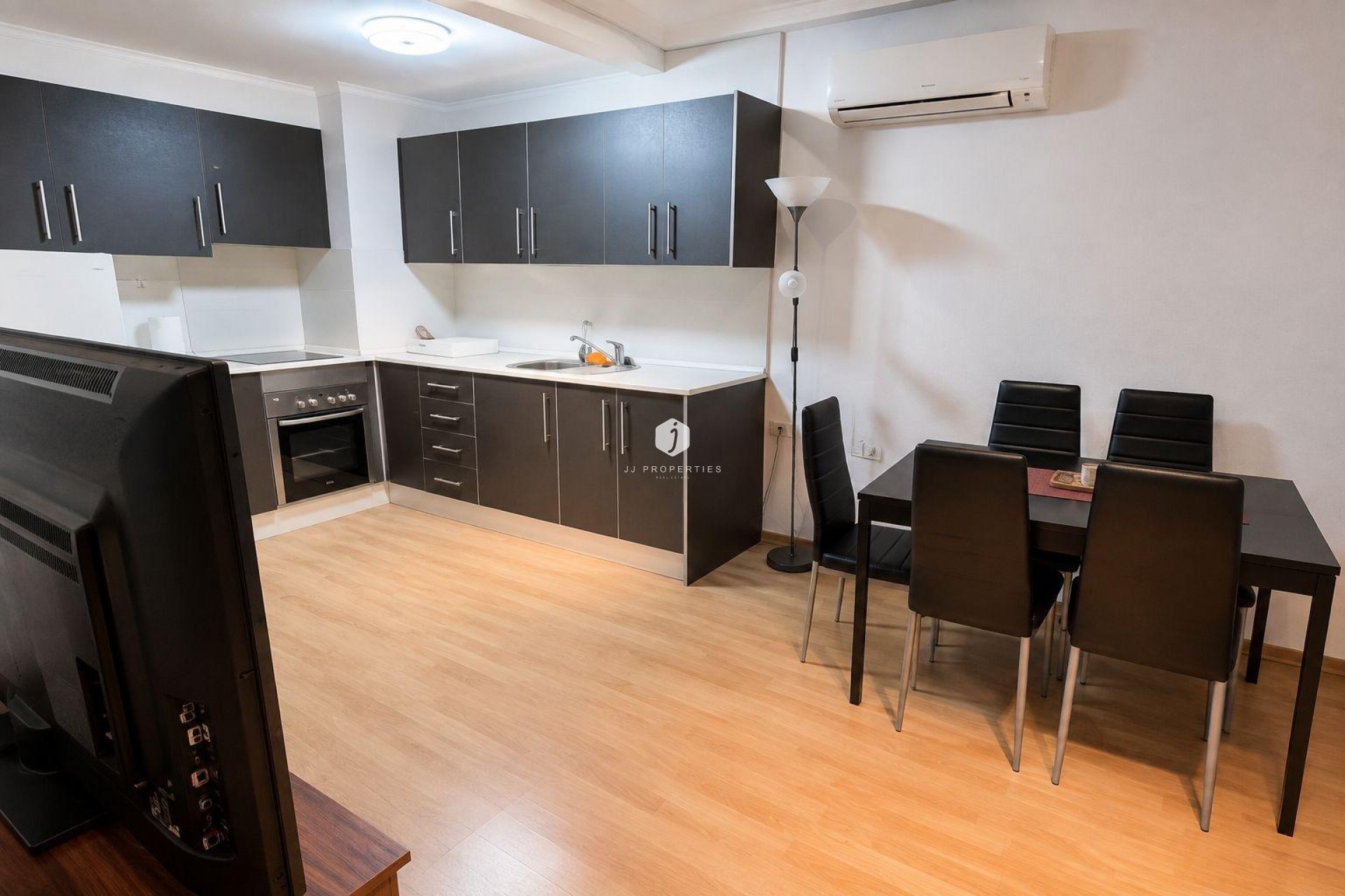 Resale - Apartment / flat -
Torrevieja - Nueva Torrevieja