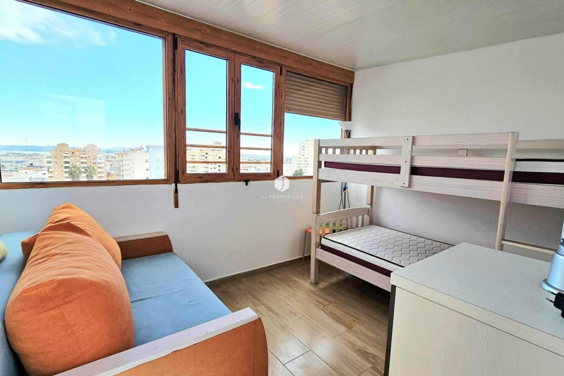 Resale - Apartment / flat -
Torrevieja - Nueva Torrevieja