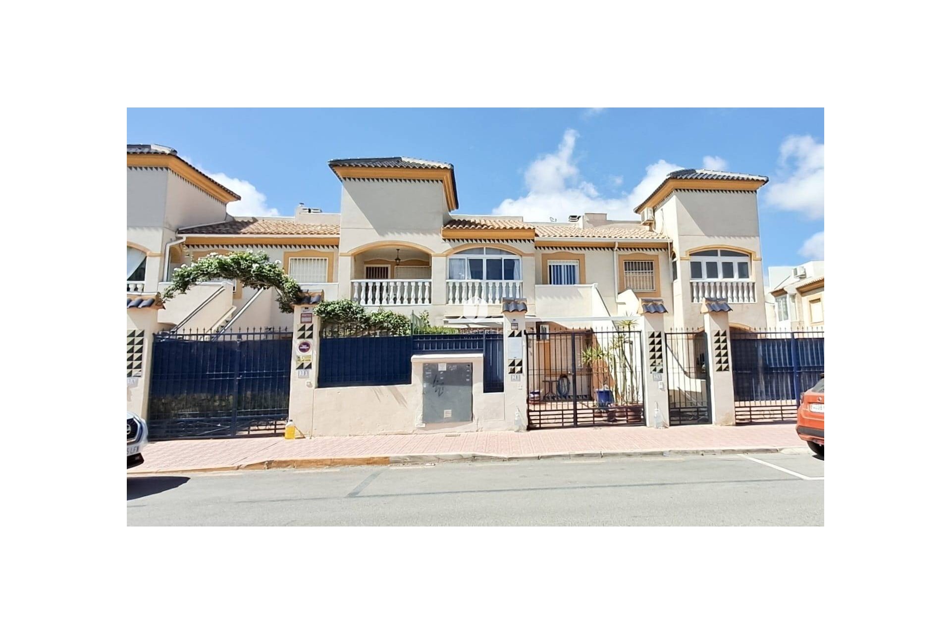 Resale - Apartment / flat -
Torrevieja - Parque Acuático - Sector 25