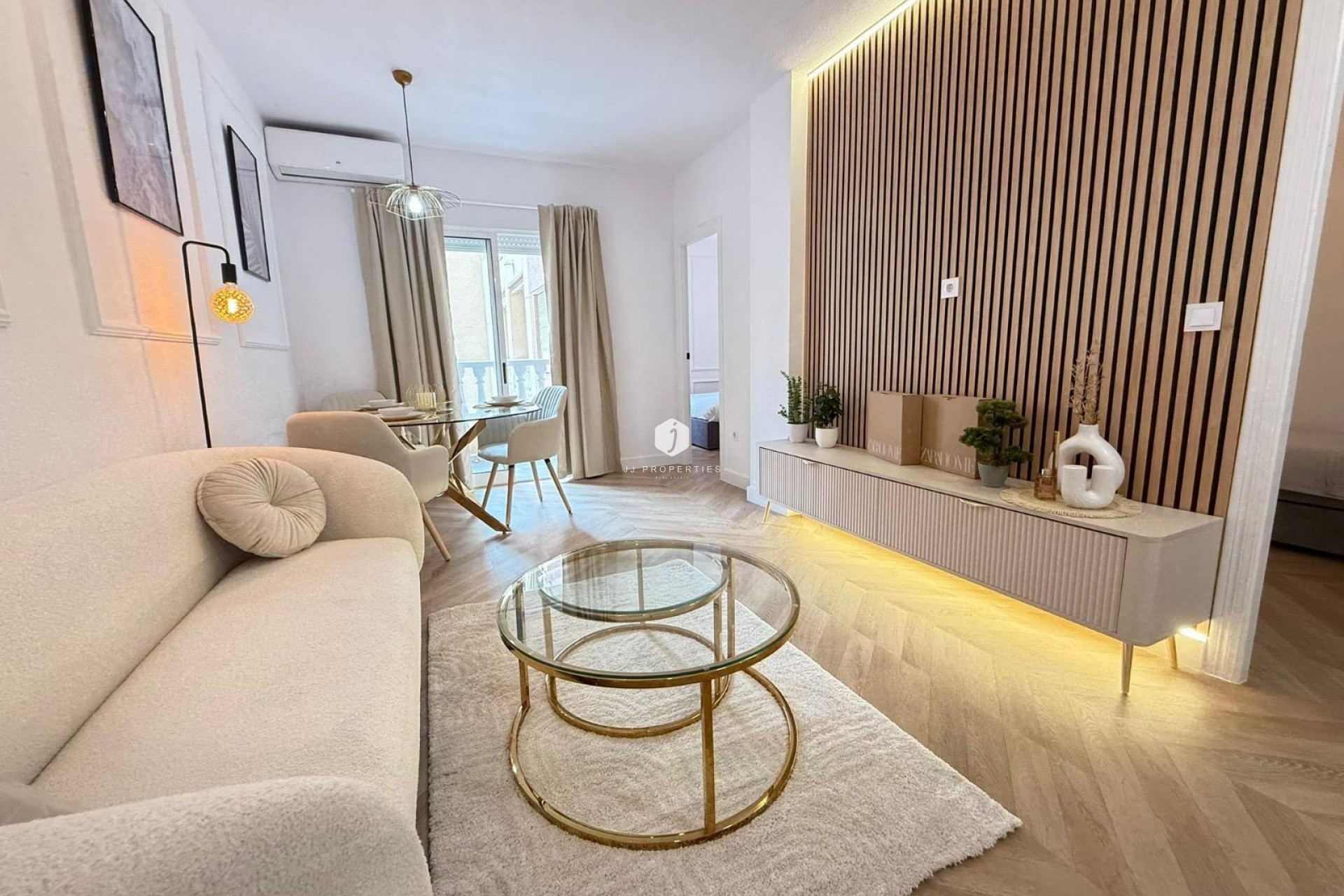 Resale - Apartment / flat -
Torrevieja - PARQUE DE LAS NACIONES