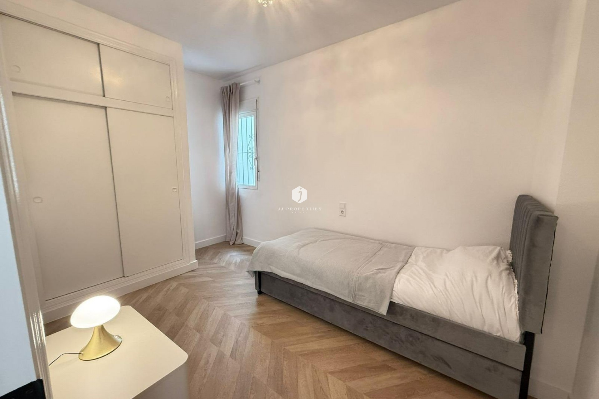 Resale - Apartment / flat -
Torrevieja - PARQUE DE LAS NACIONES