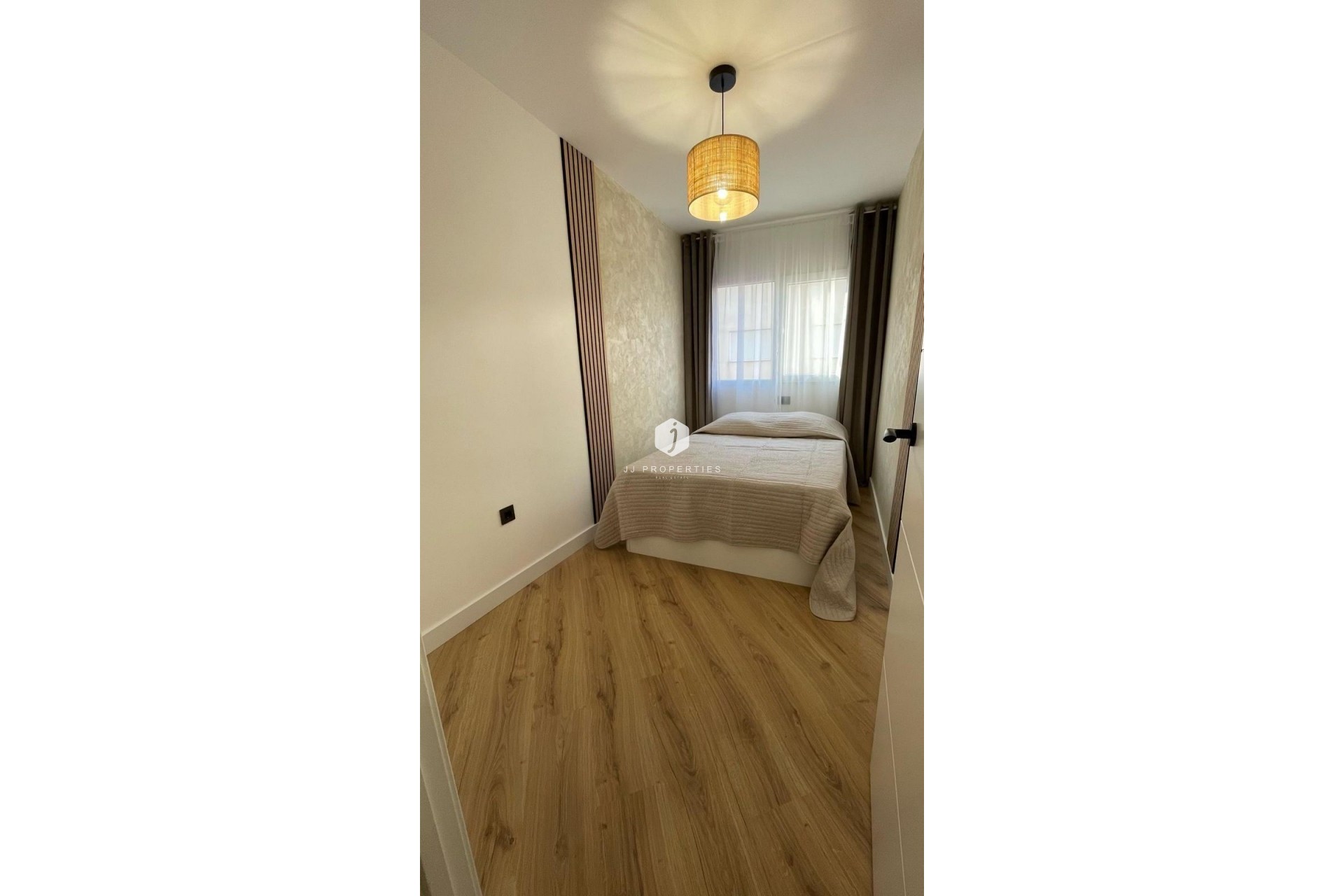 Resale - Apartment / flat -
Torrevieja - PARQUE DE LAS NACIONES