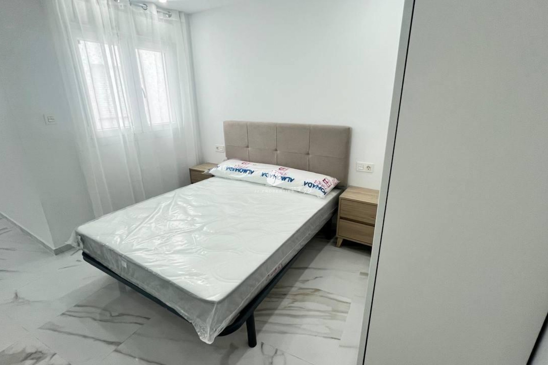 Resale - Apartment / flat -
Torrevieja - PARQUE DE LAS NACIONES