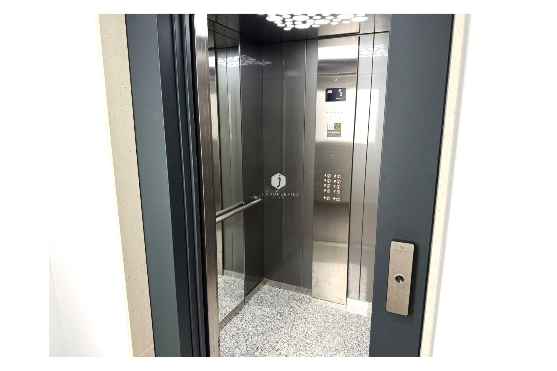 Resale - Apartment / flat -
Torrevieja - PARQUE DE LAS NACIONES