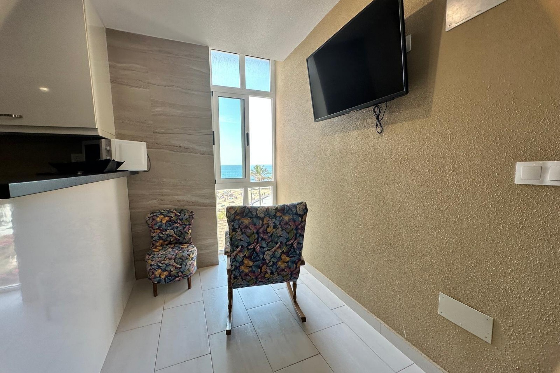 Resale - Apartment / flat -
Torrevieja - Paseo maritimo