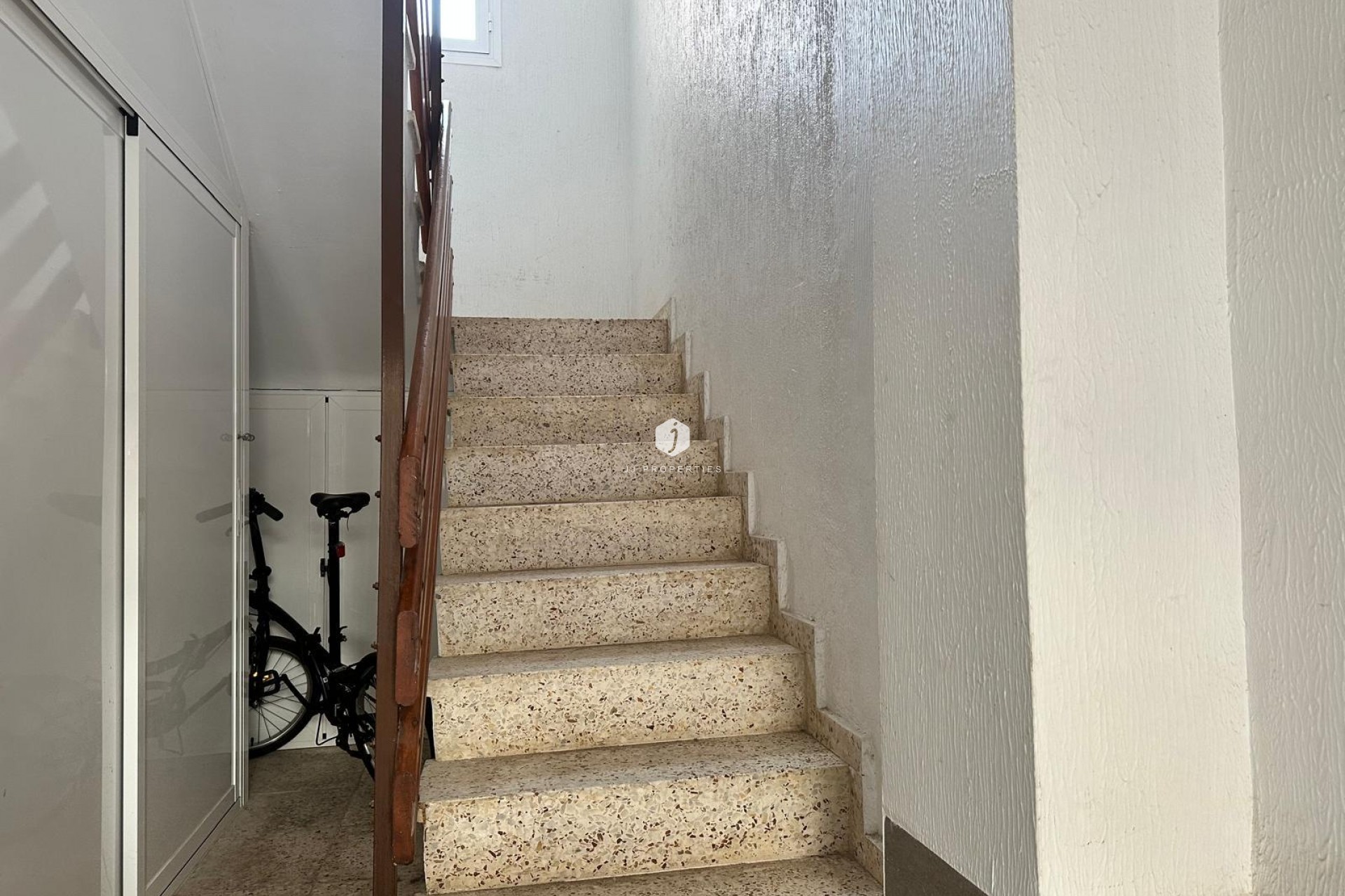 Resale - Apartment / flat -
Torrevieja - Paseo maritimo