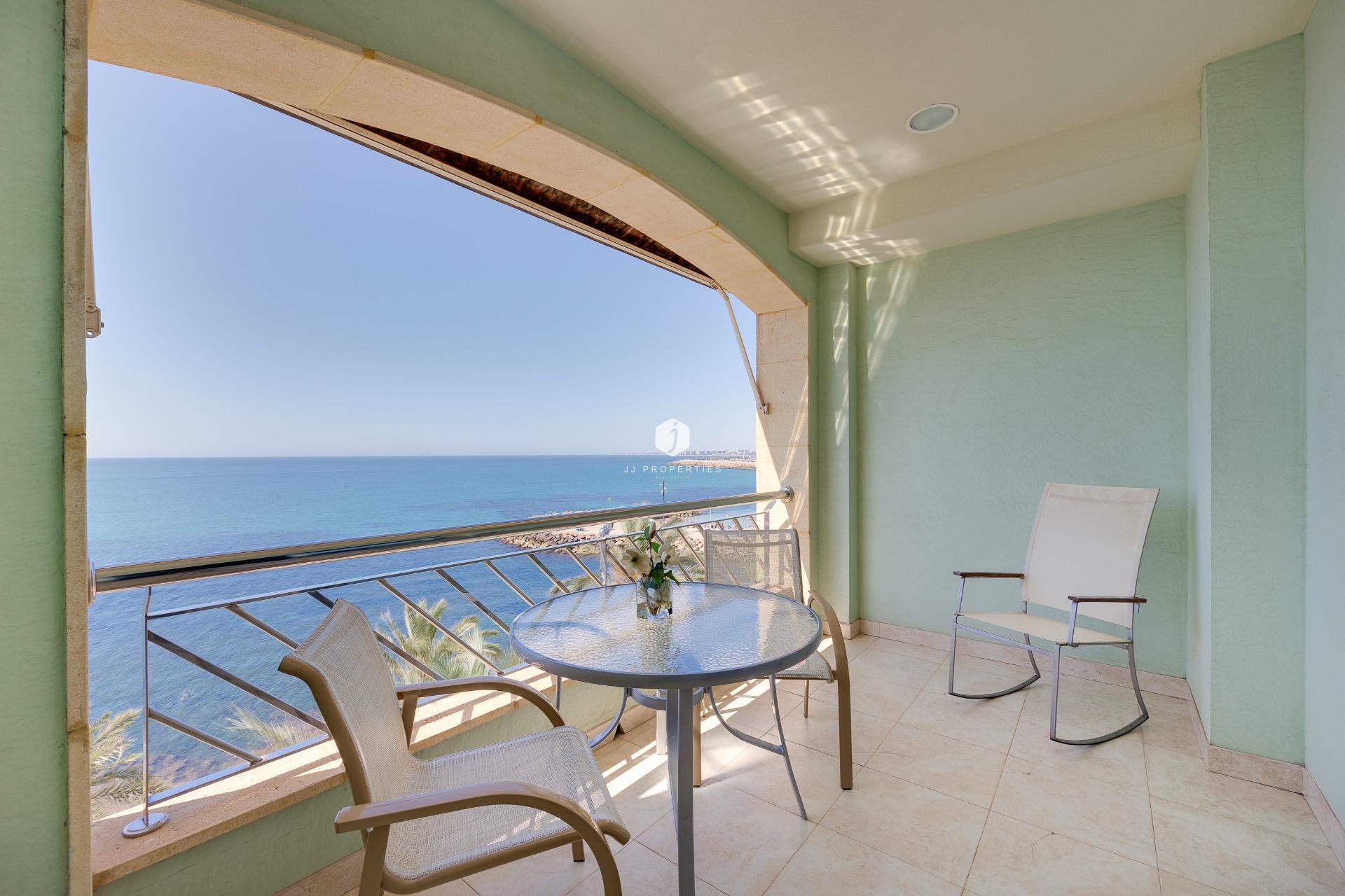 Resale - Apartment / flat -
Torrevieja - Paseo maritimo