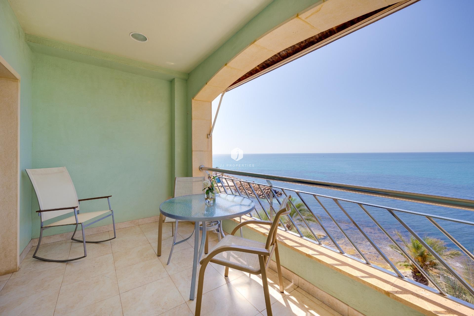 Resale - Apartment / flat -
Torrevieja - Paseo maritimo