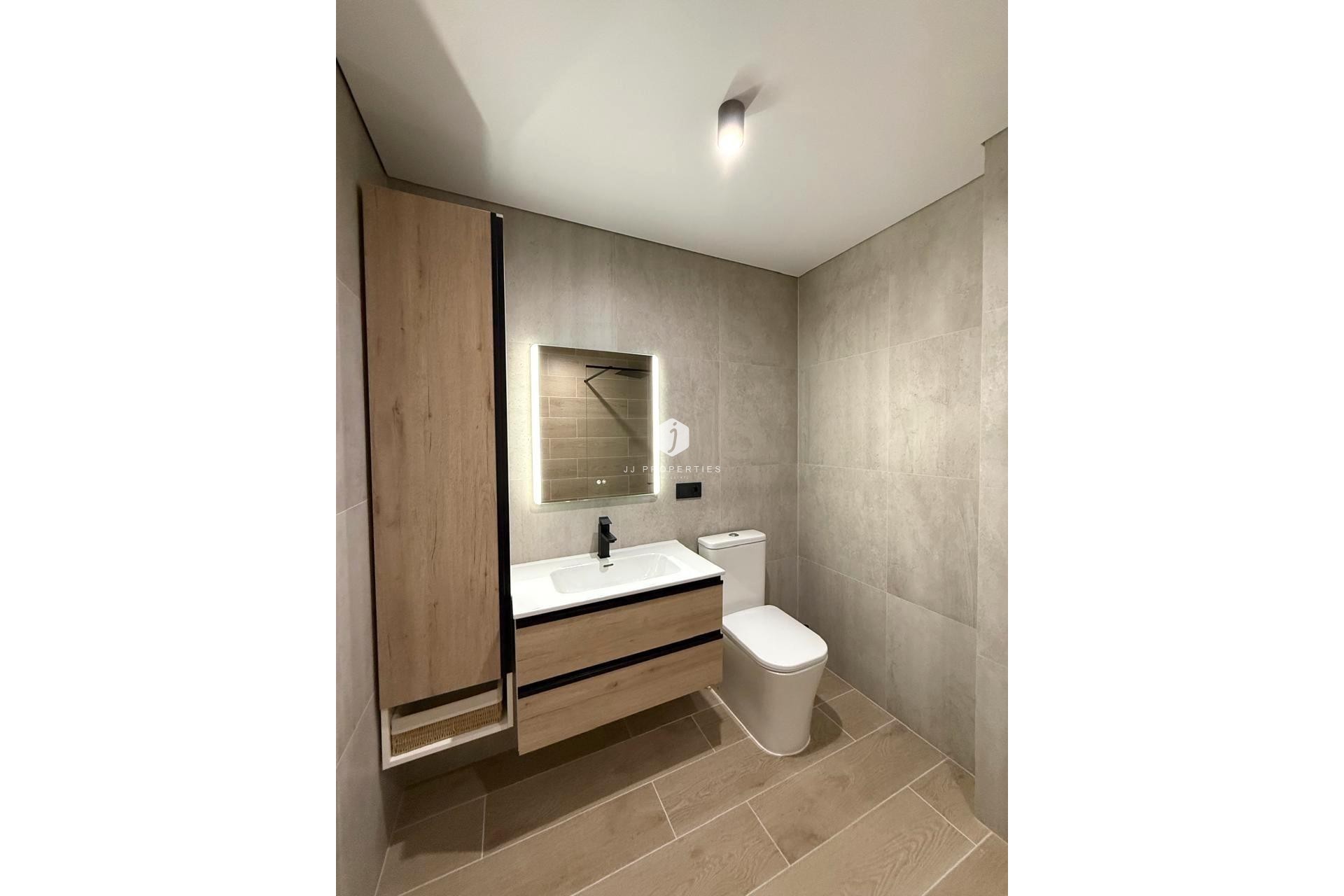 Resale - Apartment / flat -
Torrevieja - Paseo maritimo