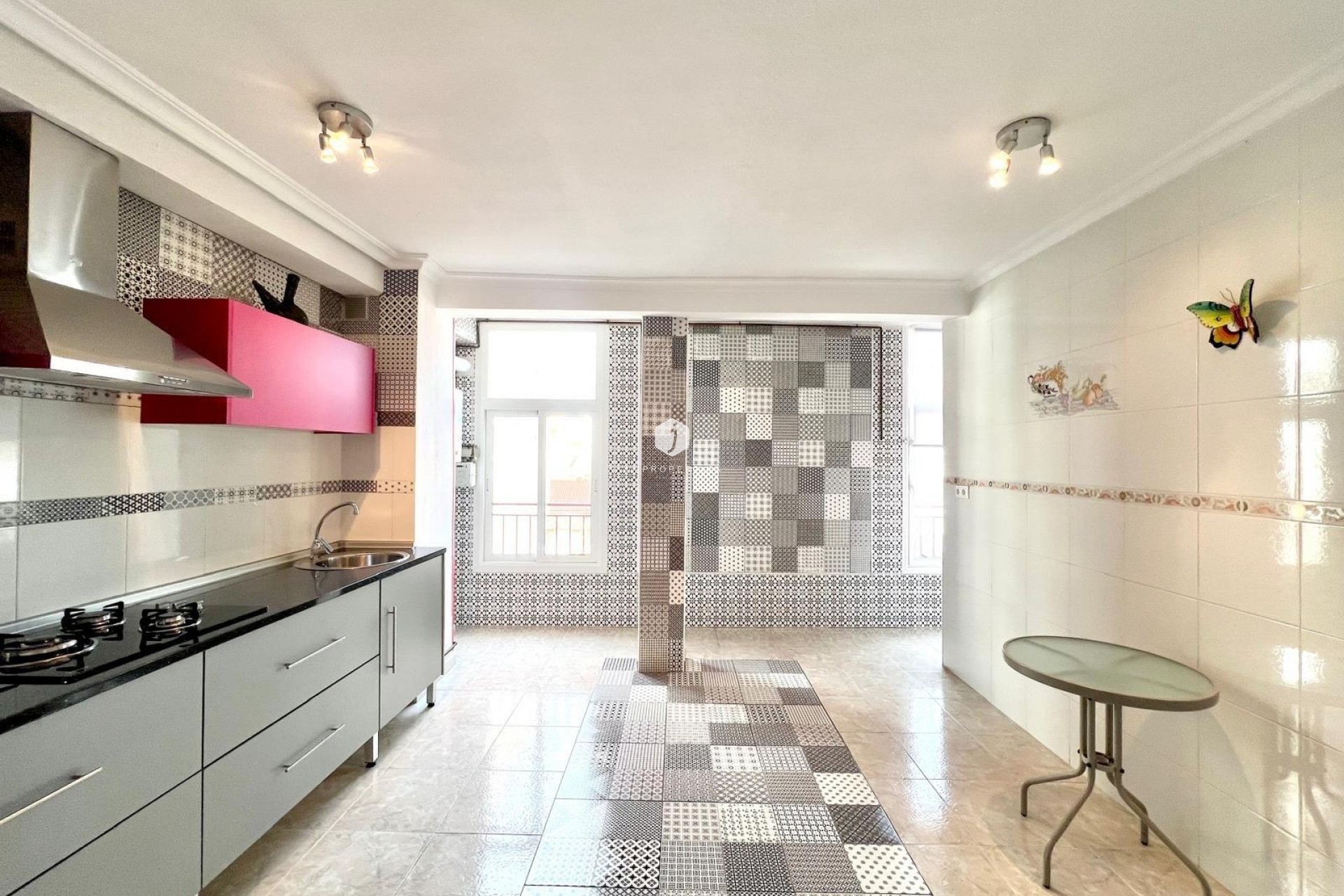 Resale - Apartment / flat -
Torrevieja - Paseo maritimo