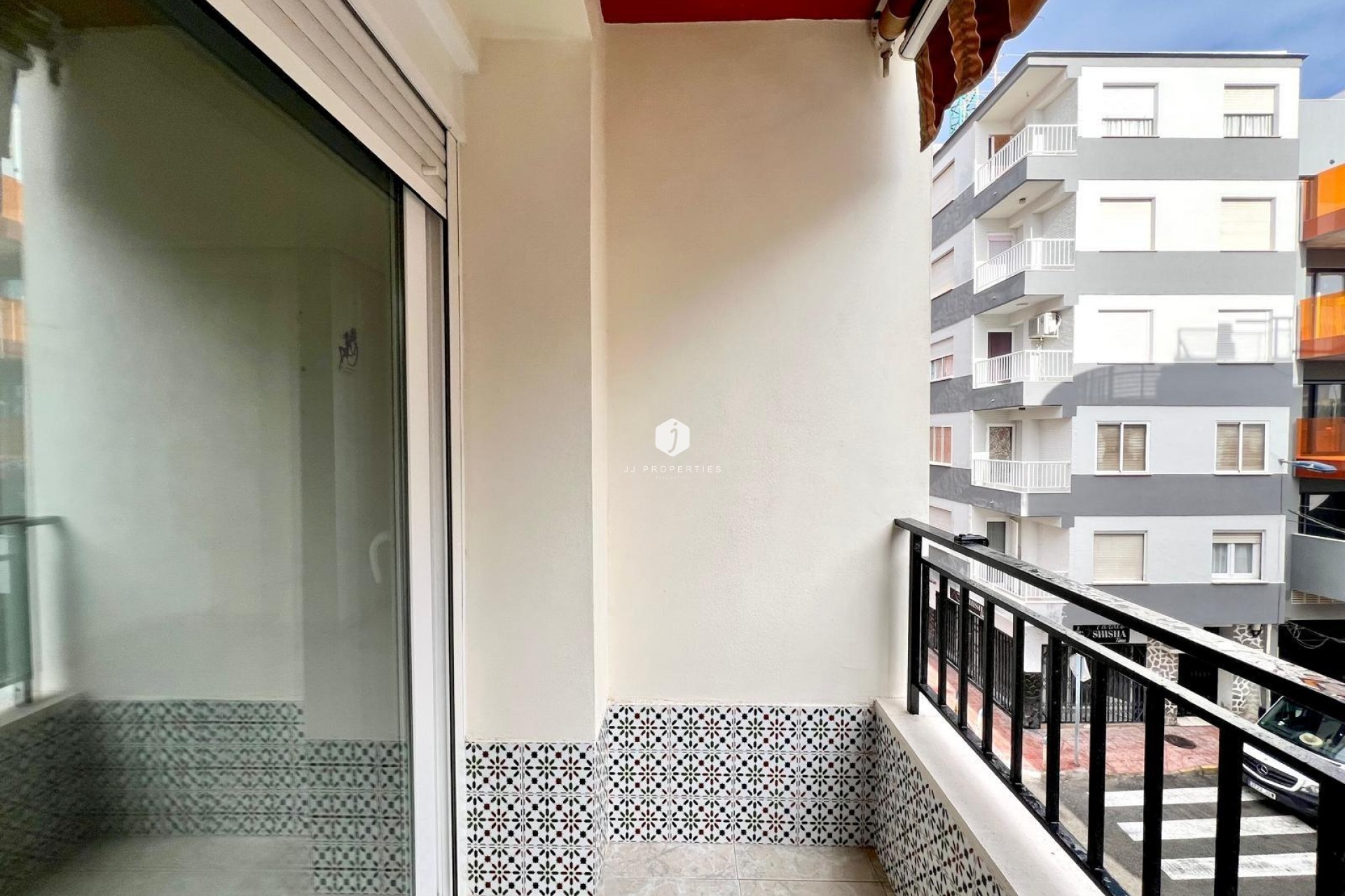 Resale - Apartment / flat -
Torrevieja - Paseo maritimo