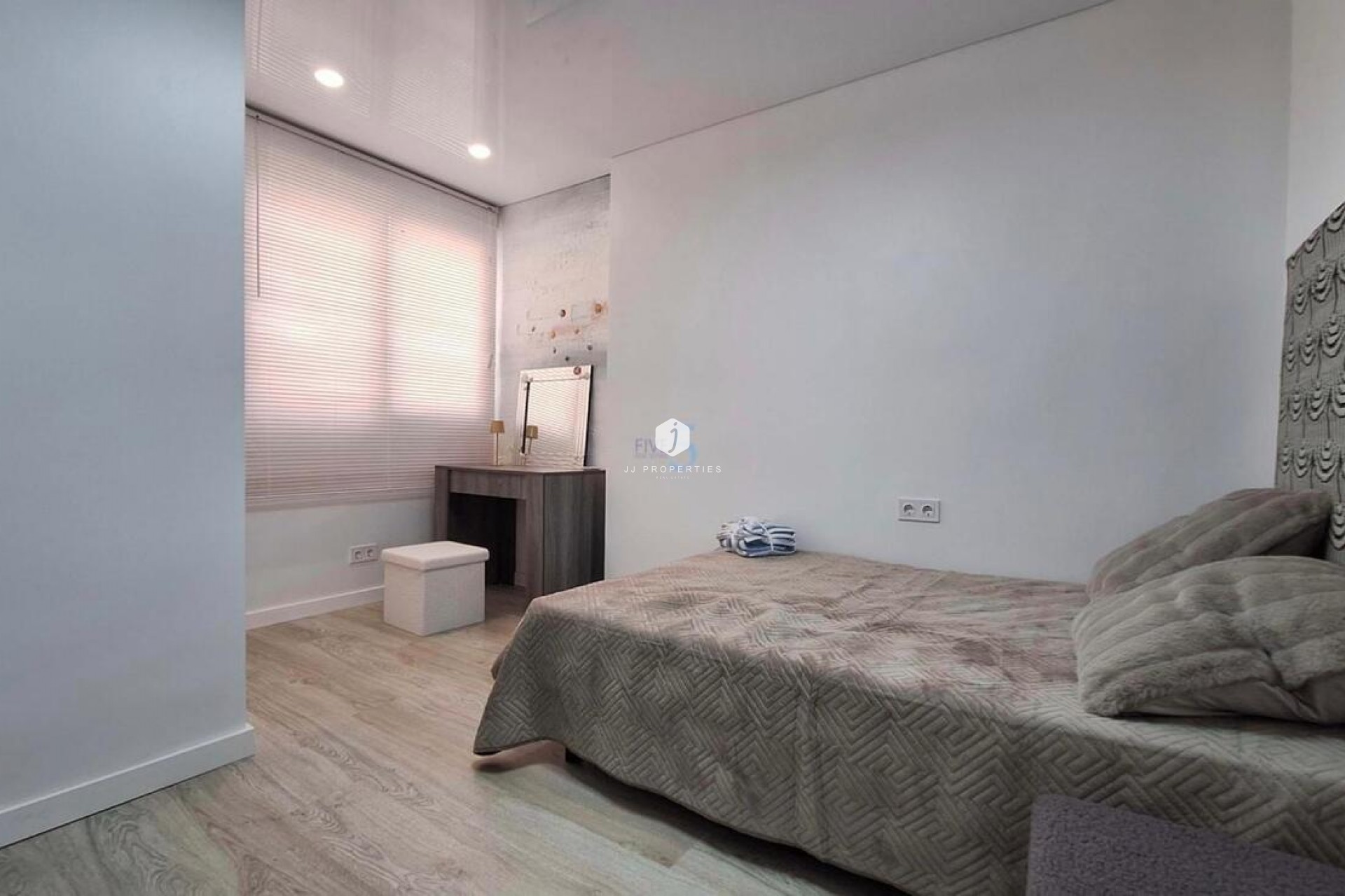 Resale - Apartment / flat -
Torrevieja - Playa Acecion