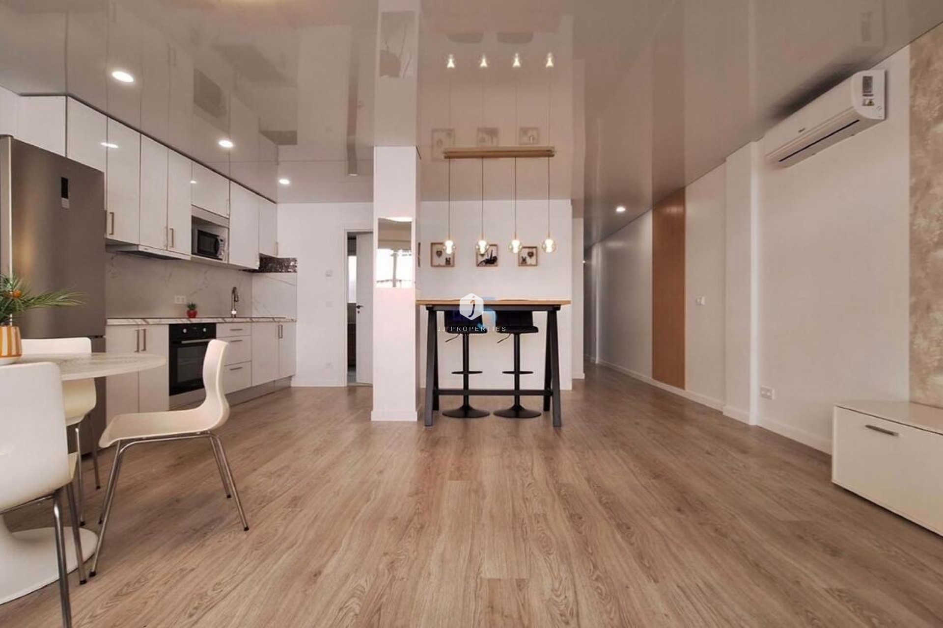 Resale - Apartment / flat -
Torrevieja - Playa Acecion