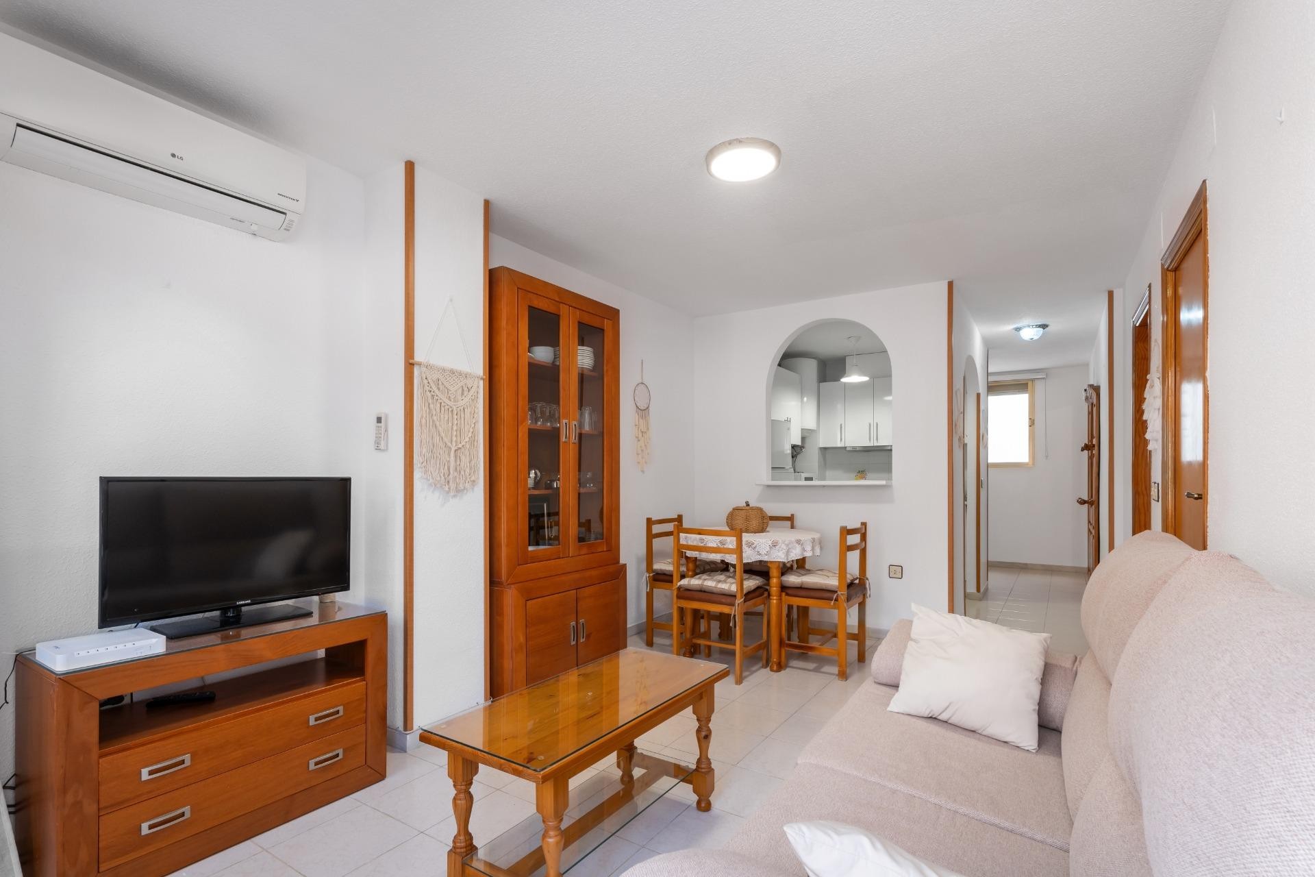 Resale - Apartment / flat -
Torrevieja - Playa de los Locos