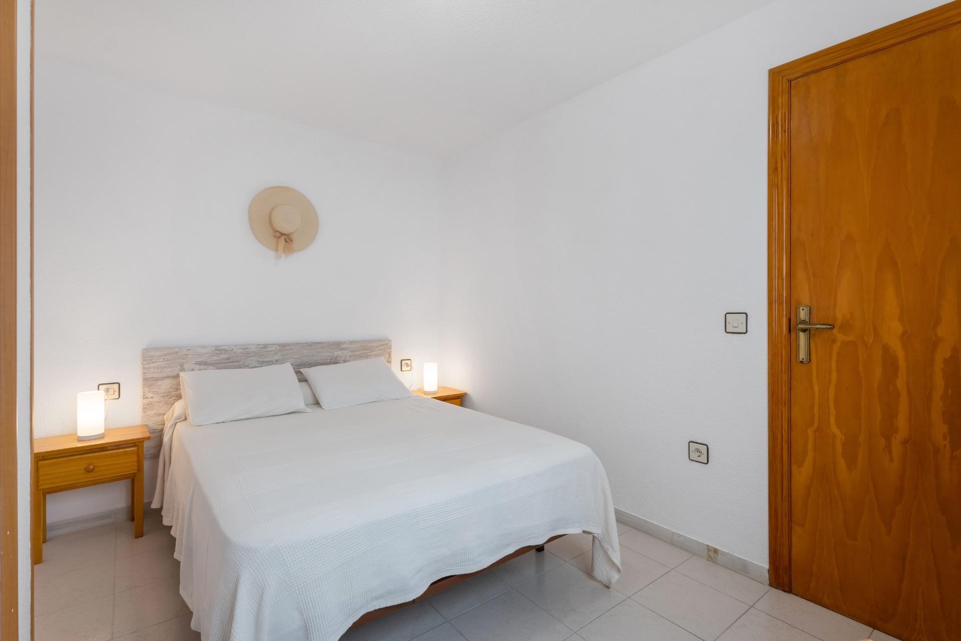 Resale - Apartment / flat -
Torrevieja - Playa de los Locos