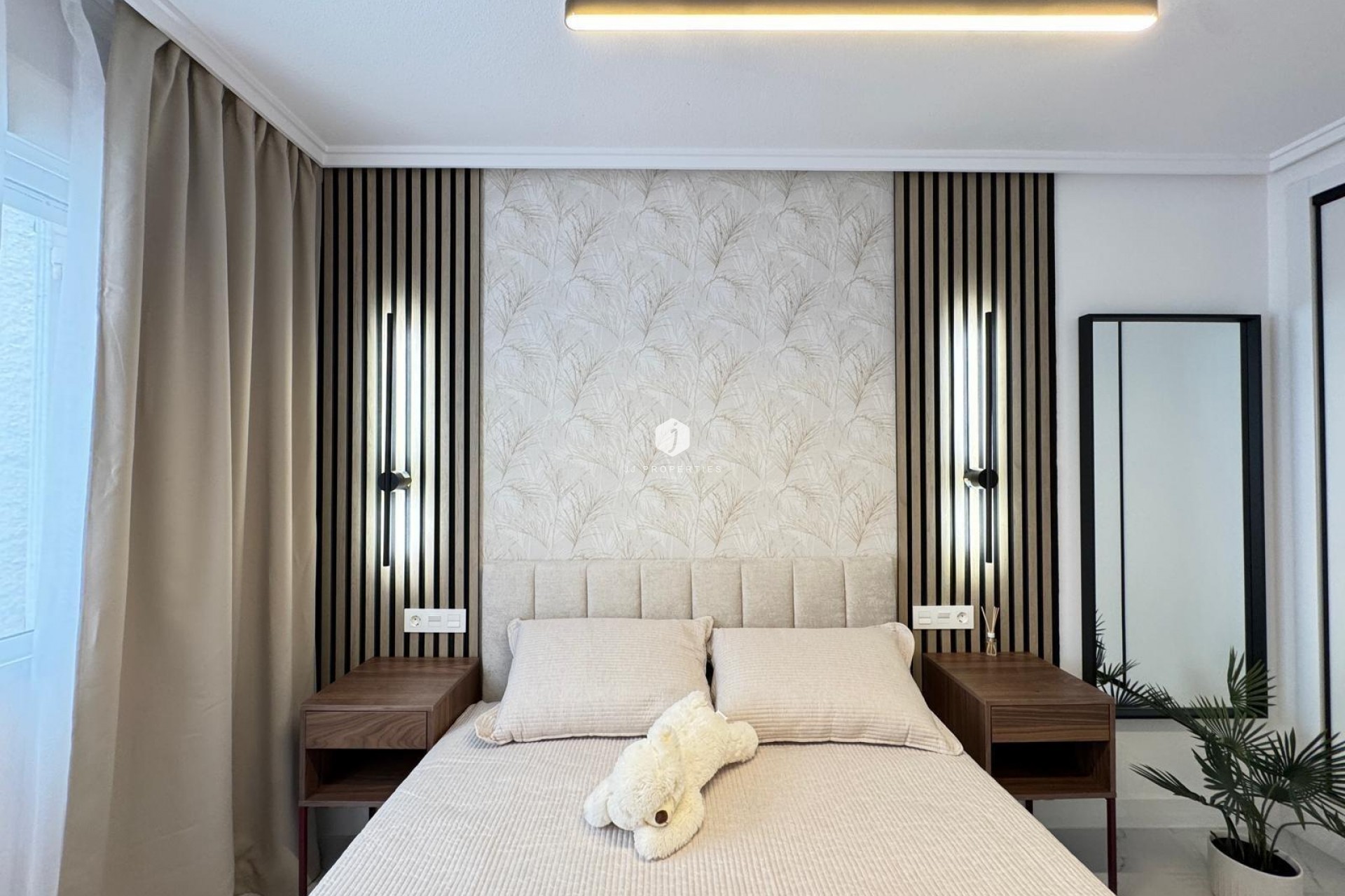 Resale - Apartment / flat -
Torrevieja - Playa de los Locos