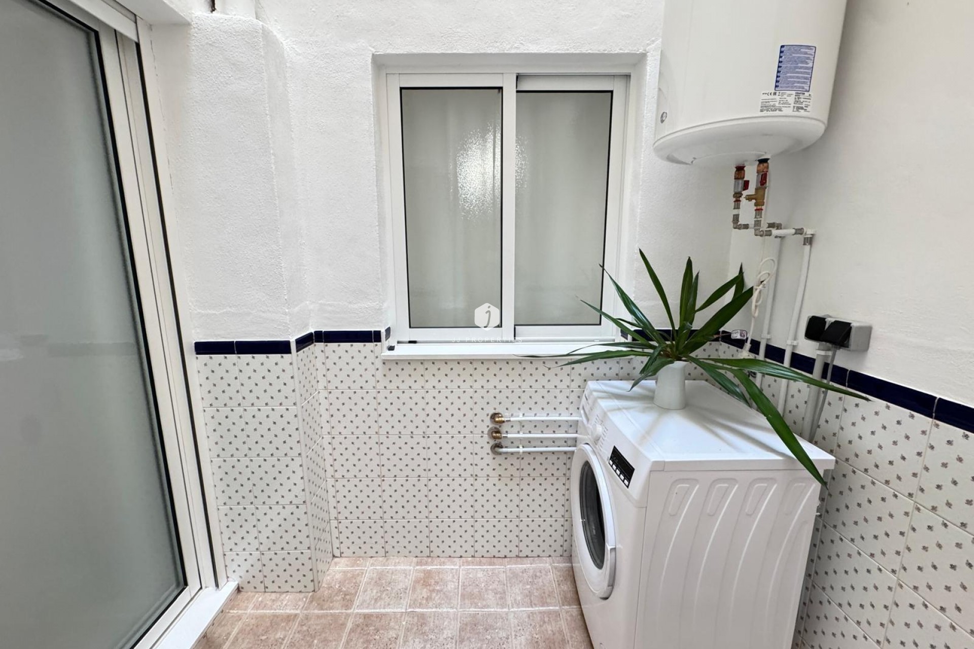 Resale - Apartment / flat -
Torrevieja - Playa de los Locos