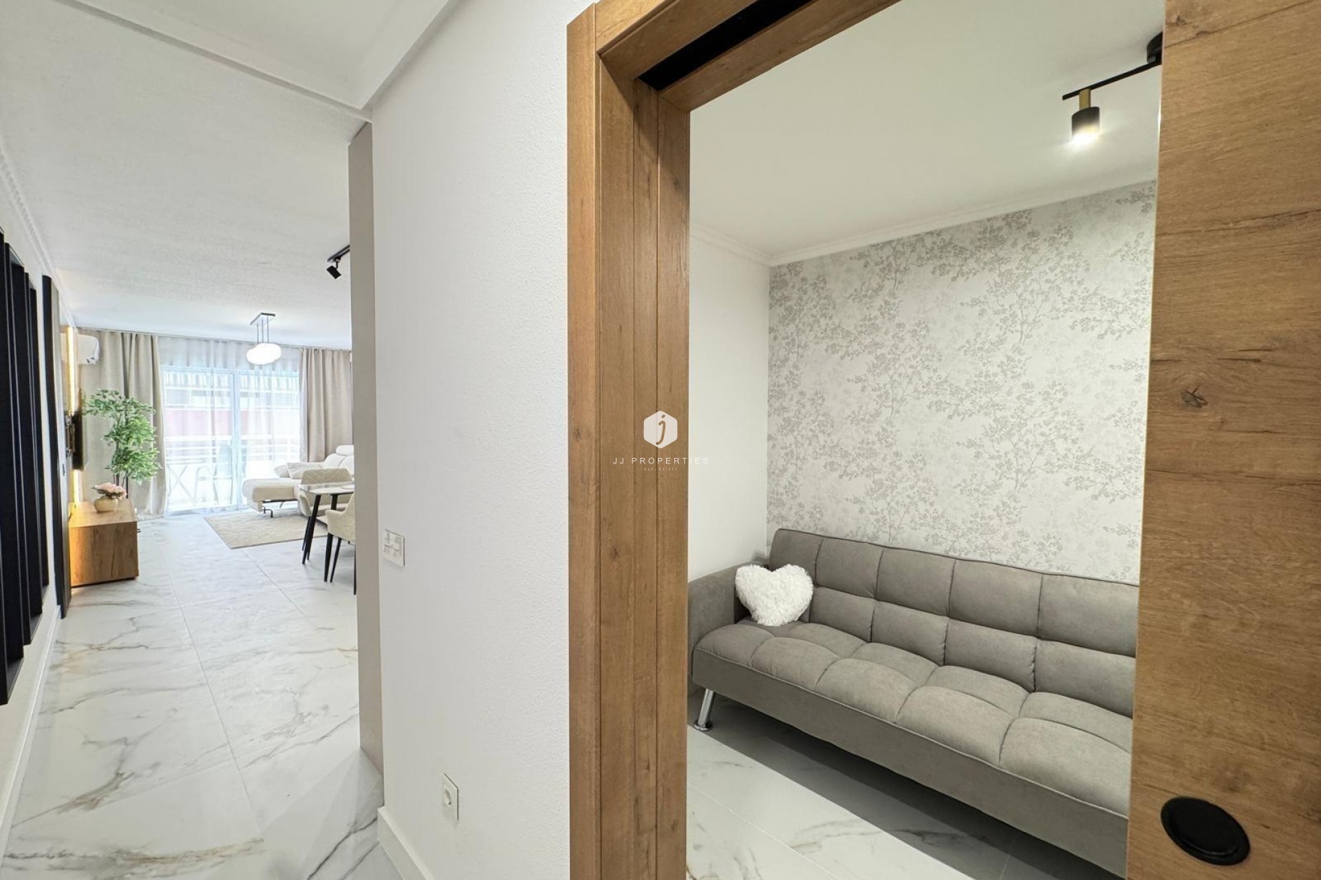 Resale - Apartment / flat -
Torrevieja - Playa de los Locos