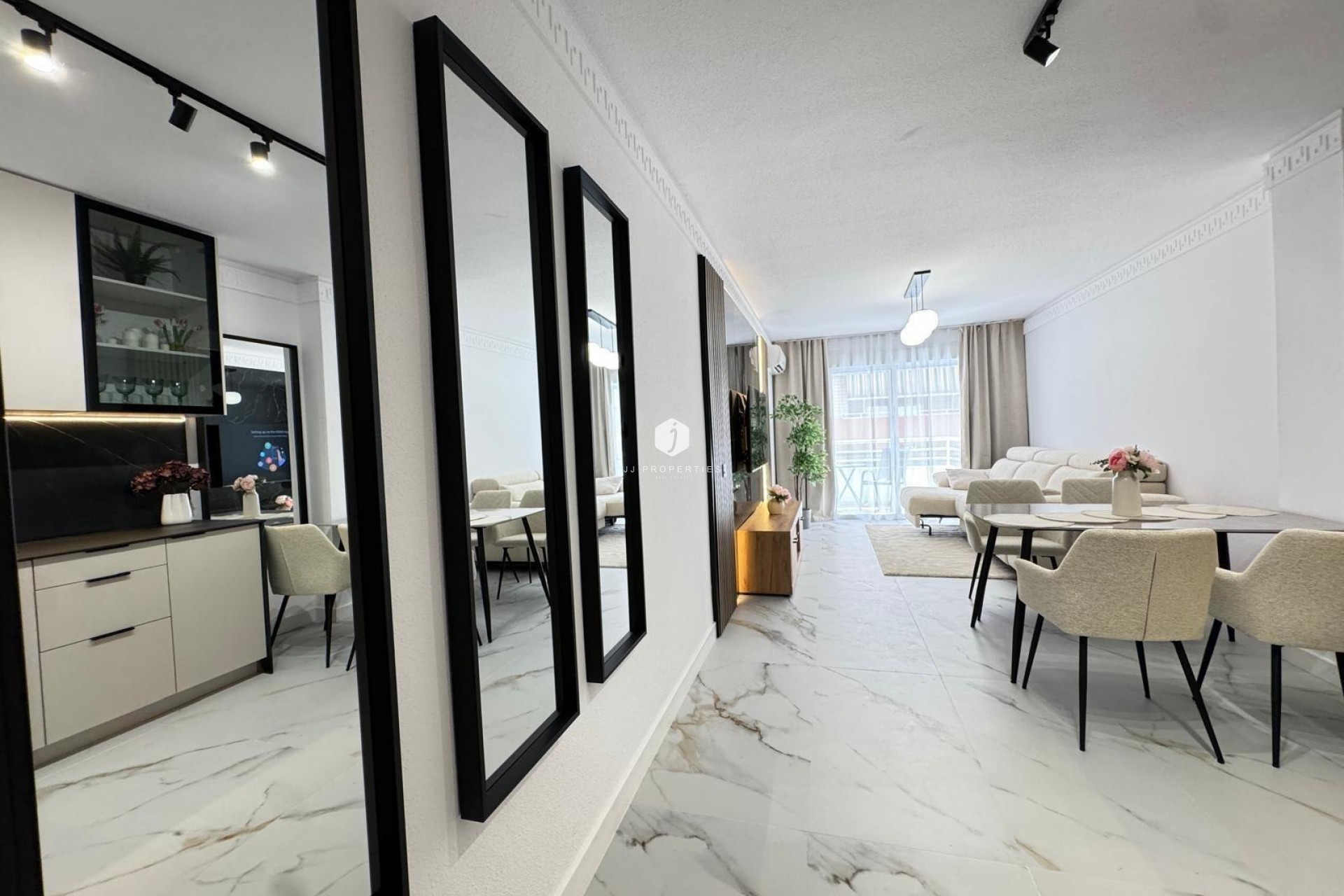 Resale - Apartment / flat -
Torrevieja - Playa de los Locos