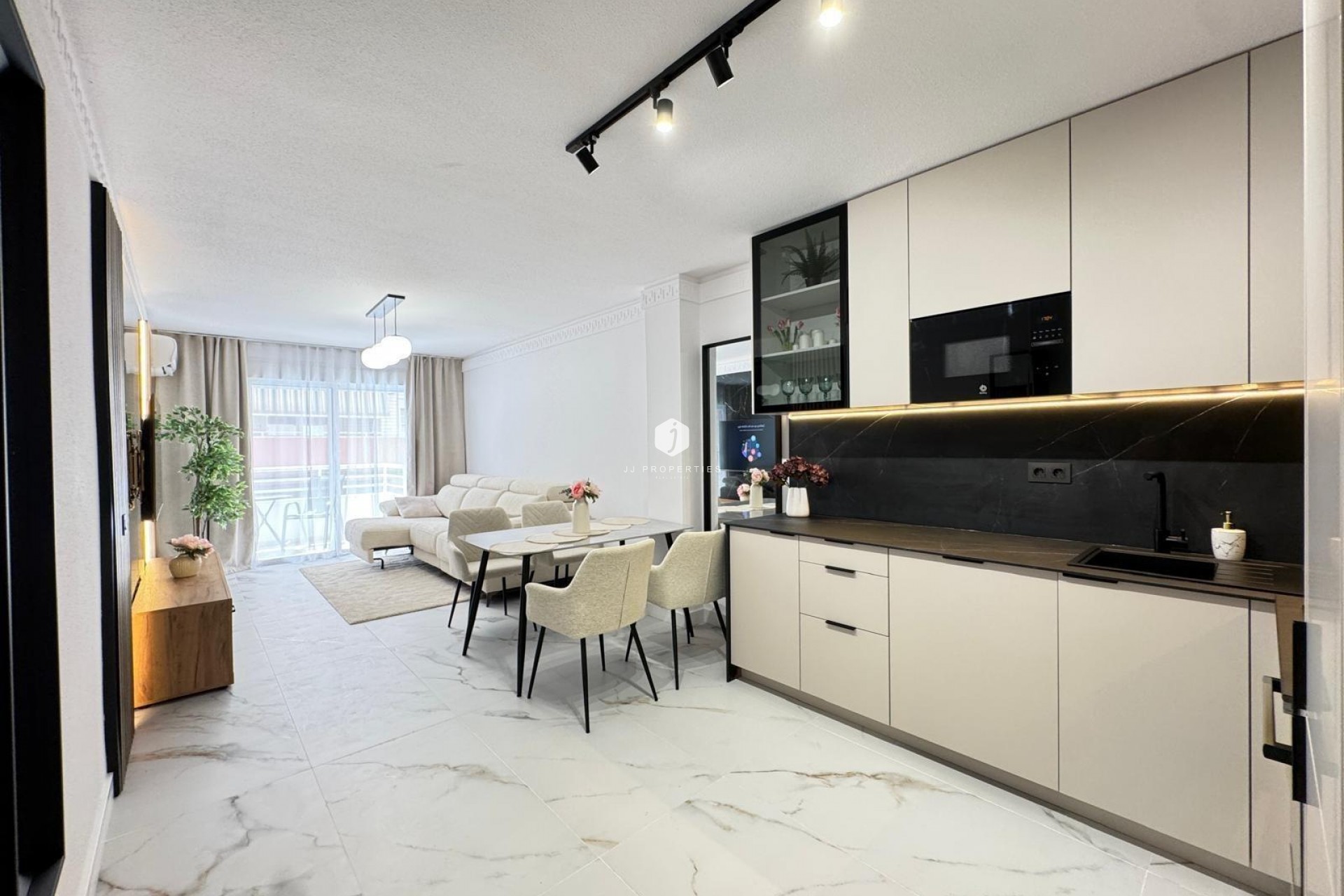 Resale - Apartment / flat -
Torrevieja - Playa de los Locos