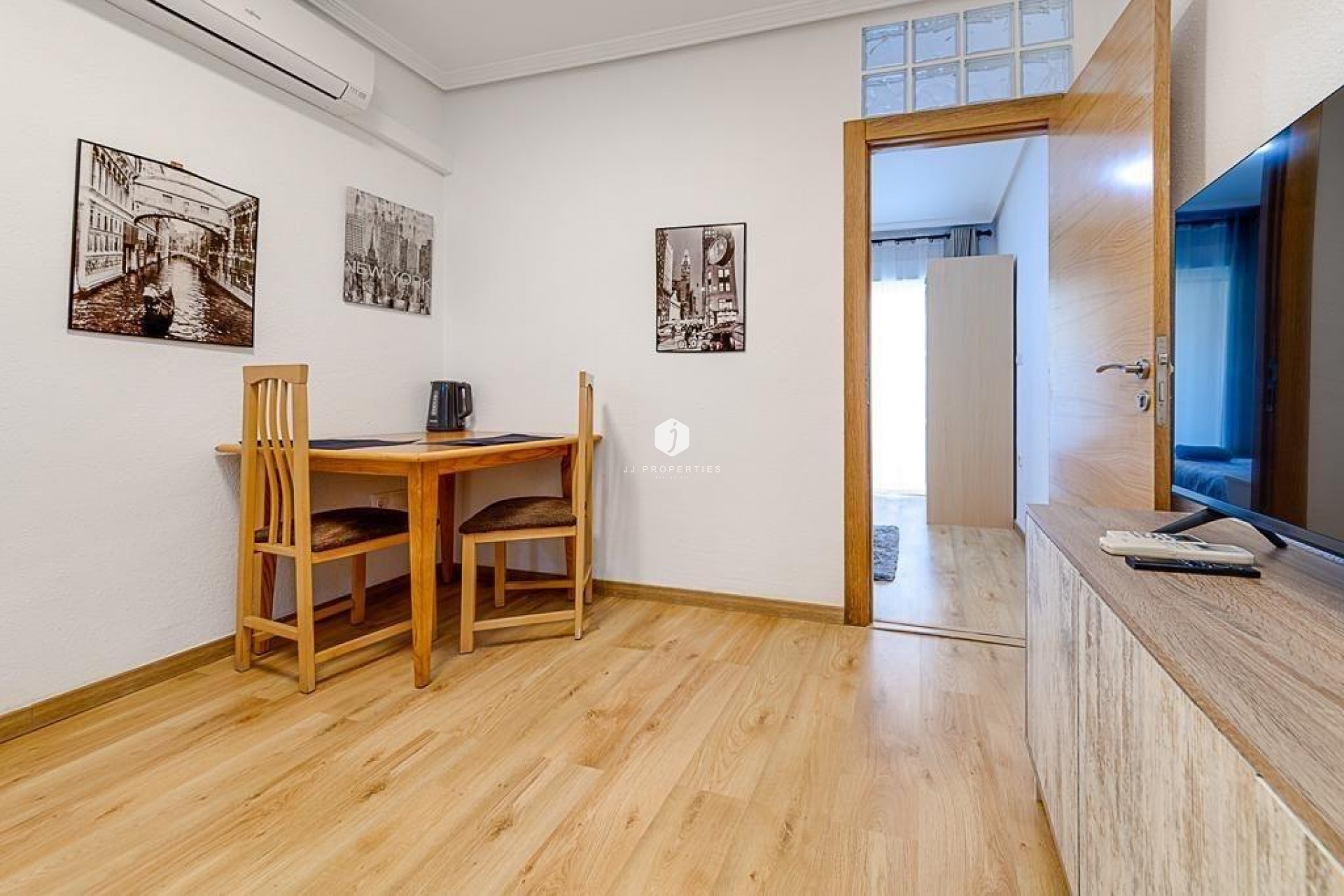 Resale - Apartment / flat -
Torrevieja - Playa de los Locos