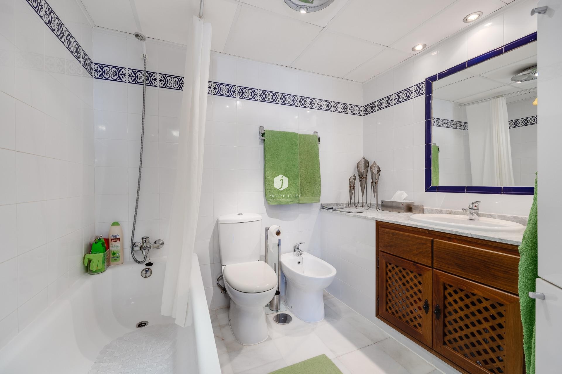 Resale - Apartment / flat -
Torrevieja - Playa de los Locos