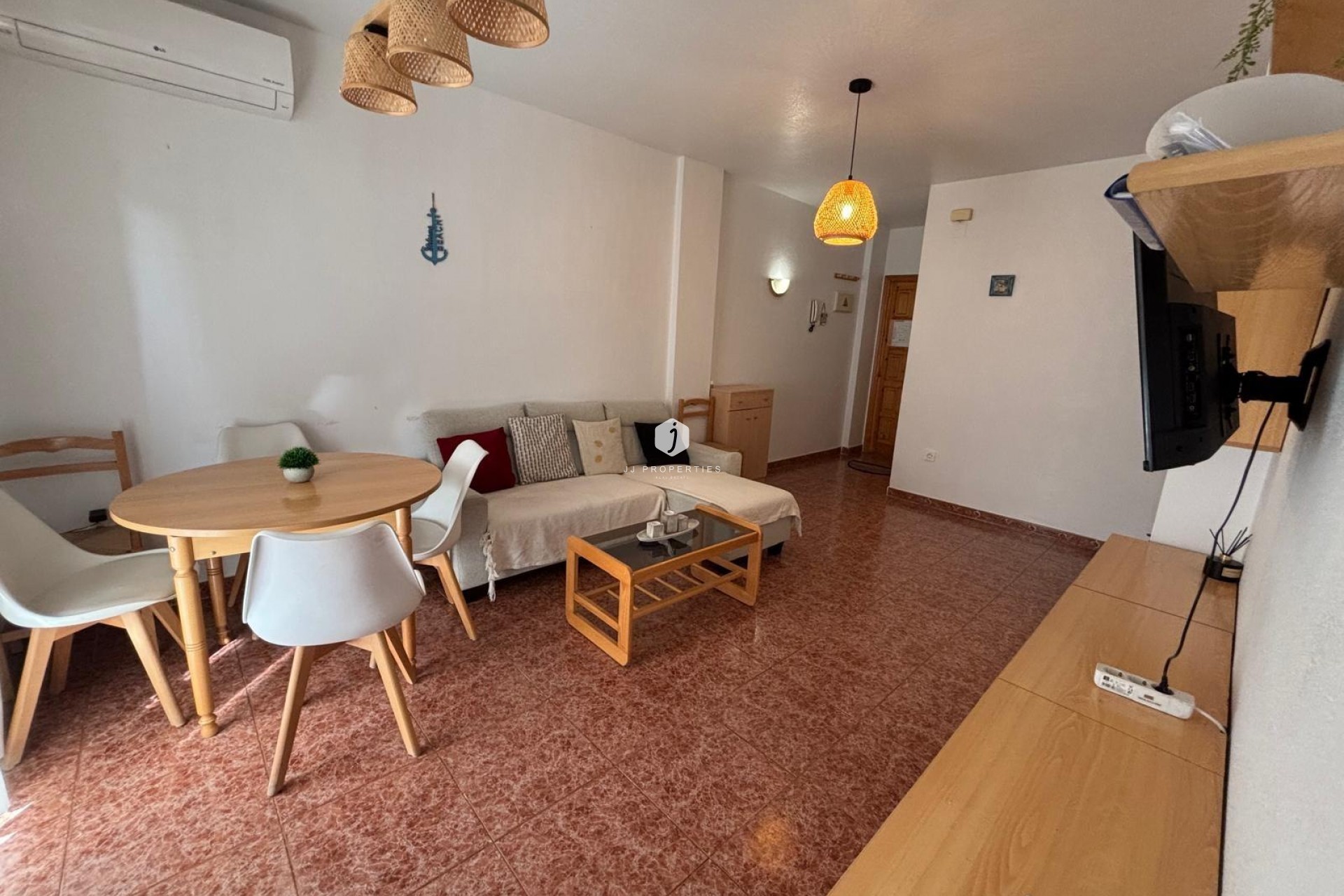 Resale - Apartment / flat -
Torrevieja - Playa de los Locos