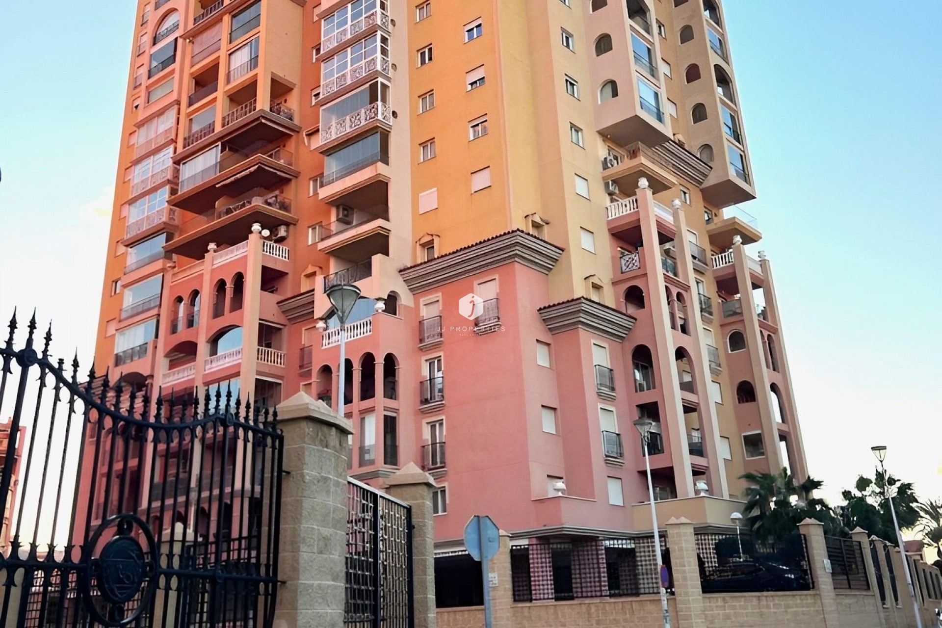 Resale - Apartment / flat -
Torrevieja - Playa de los Locos