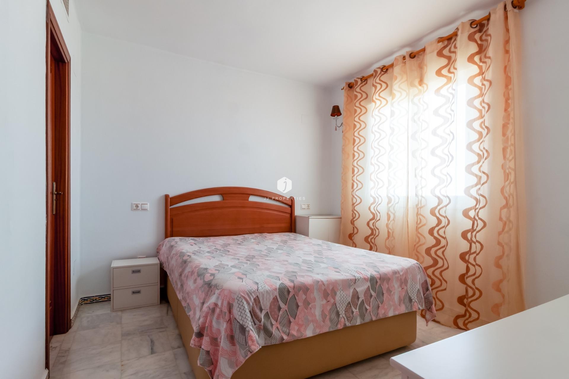 Resale - Apartment / flat -
Torrevieja - Playa de los Locos