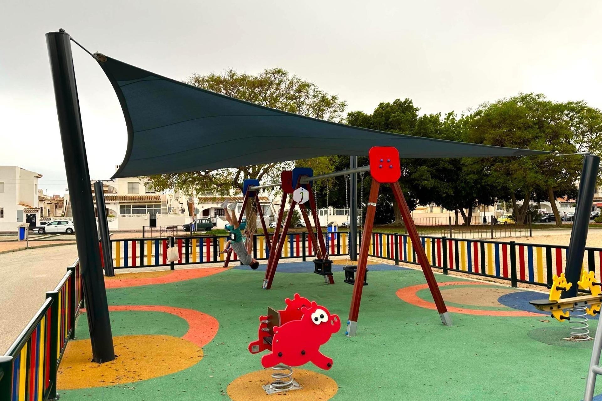 Resale - Apartment / flat -
Torrevieja - Playa de los Locos