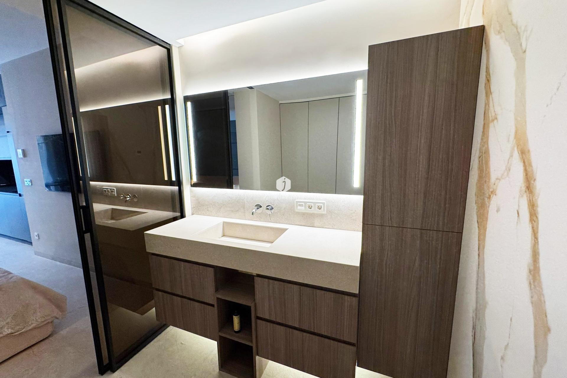 Resale - Apartment / flat -
Torrevieja - Playa de los Locos