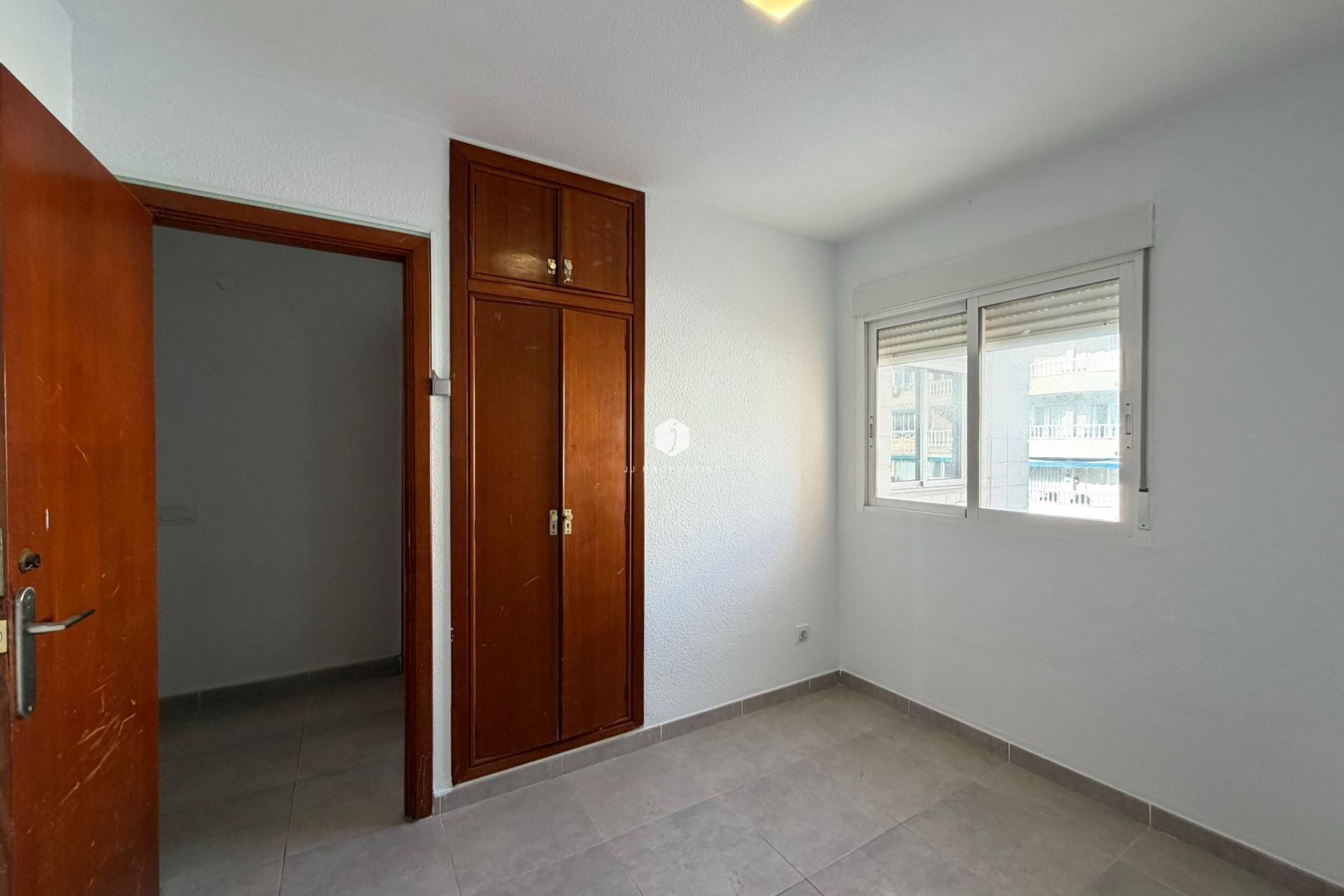 Resale - Apartment / flat -
Torrevieja - Playa de los Locos