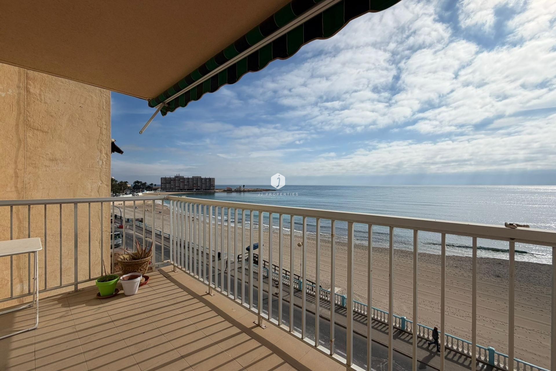 Resale - Apartment / flat -
Torrevieja - Playa de los Locos