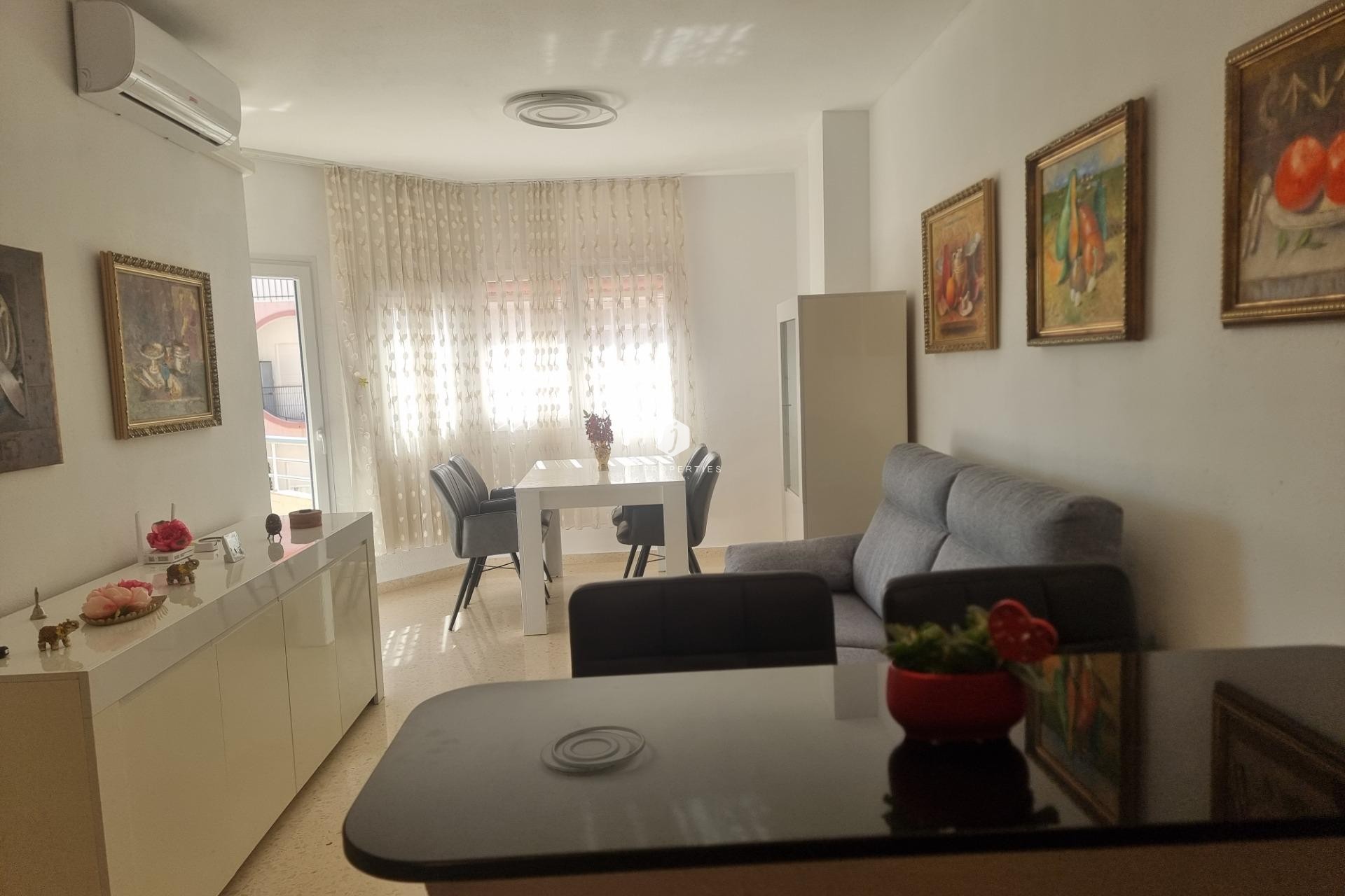 Resale - Apartment / flat -
Torrevieja - Playa de los Locos