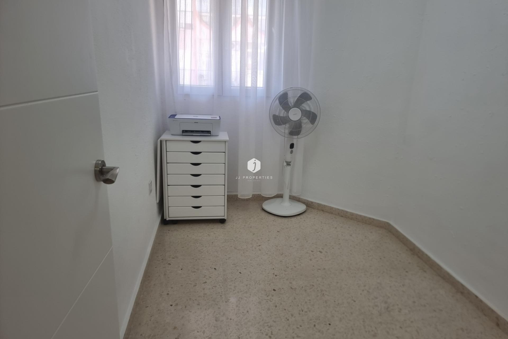 Resale - Apartment / flat -
Torrevieja - Playa de los Locos