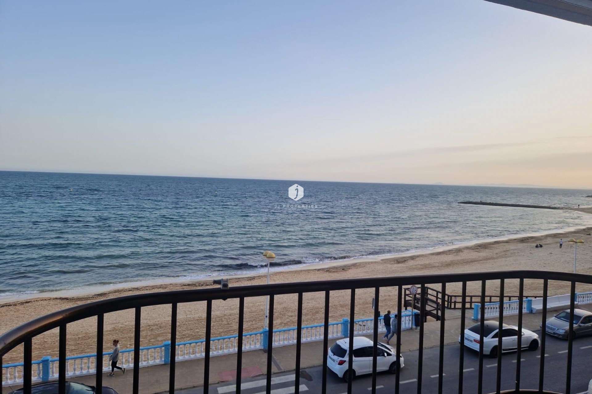 Resale - Apartment / flat -
Torrevieja - Playa de los Locos
