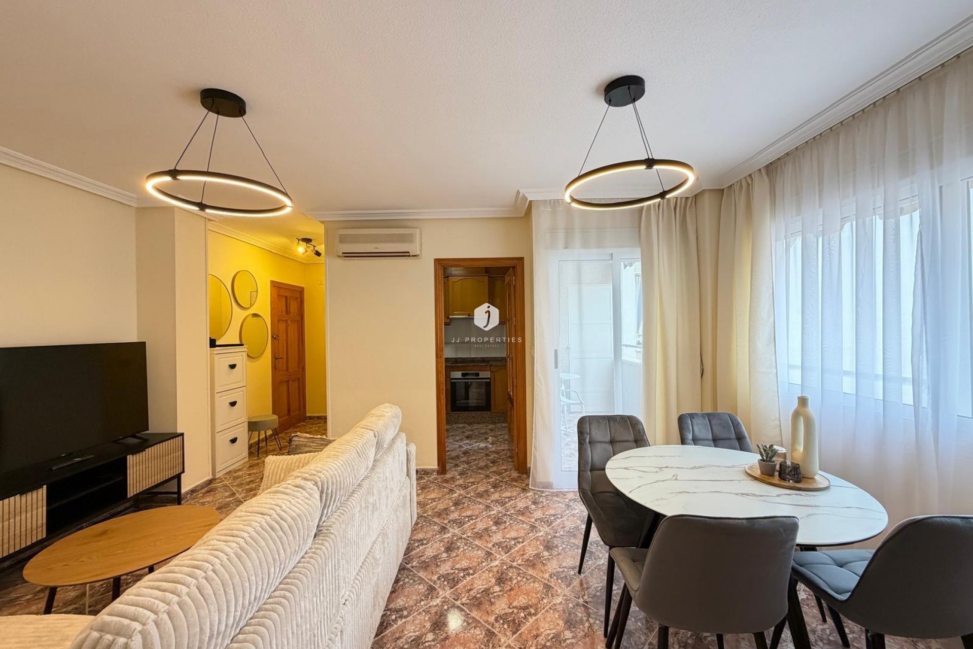 Resale - Apartment / flat -
Torrevieja - Playa de los Locos