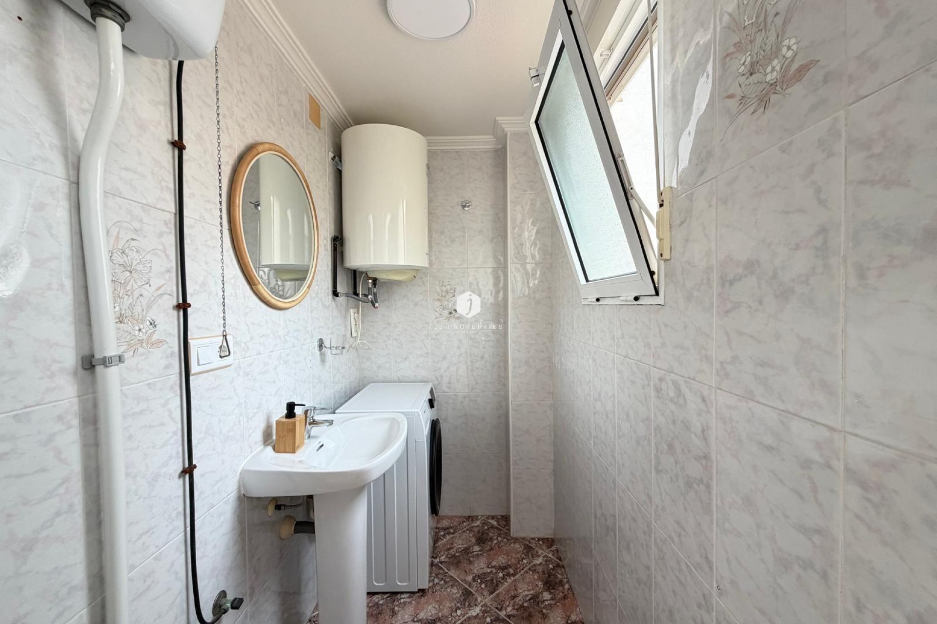 Resale - Apartment / flat -
Torrevieja - Playa de los Locos