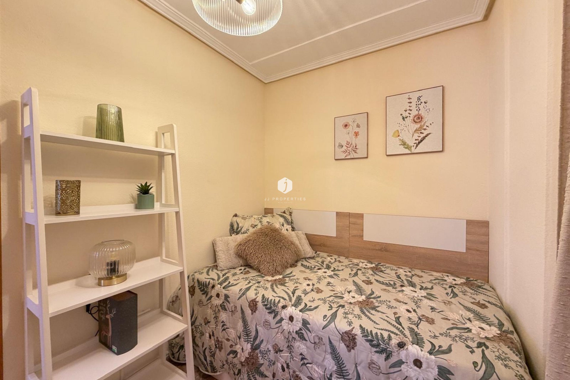 Resale - Apartment / flat -
Torrevieja - Playa de los Locos