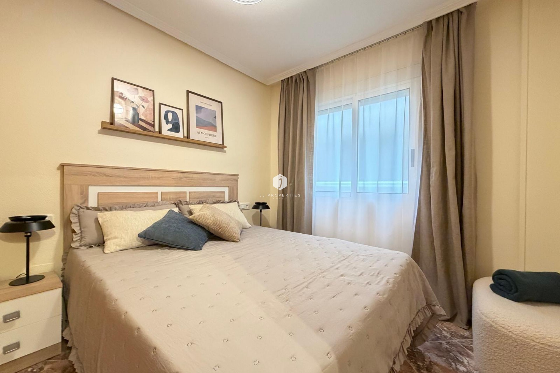 Resale - Apartment / flat -
Torrevieja - Playa de los Locos