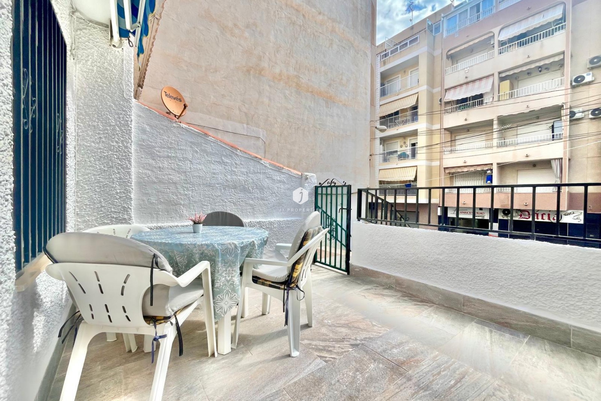 Resale - Apartment / flat -
Torrevieja - Playa de los Locos