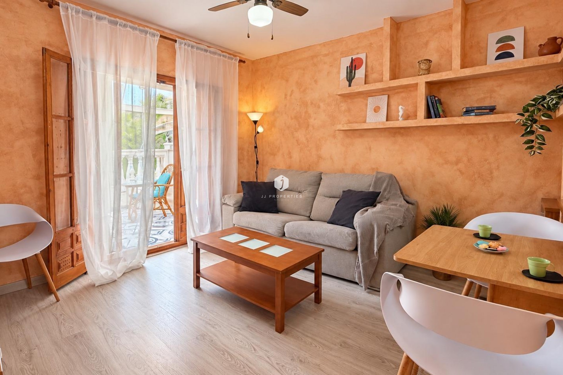Resale - Apartment / flat -
Torrevieja - Playa de los Locos